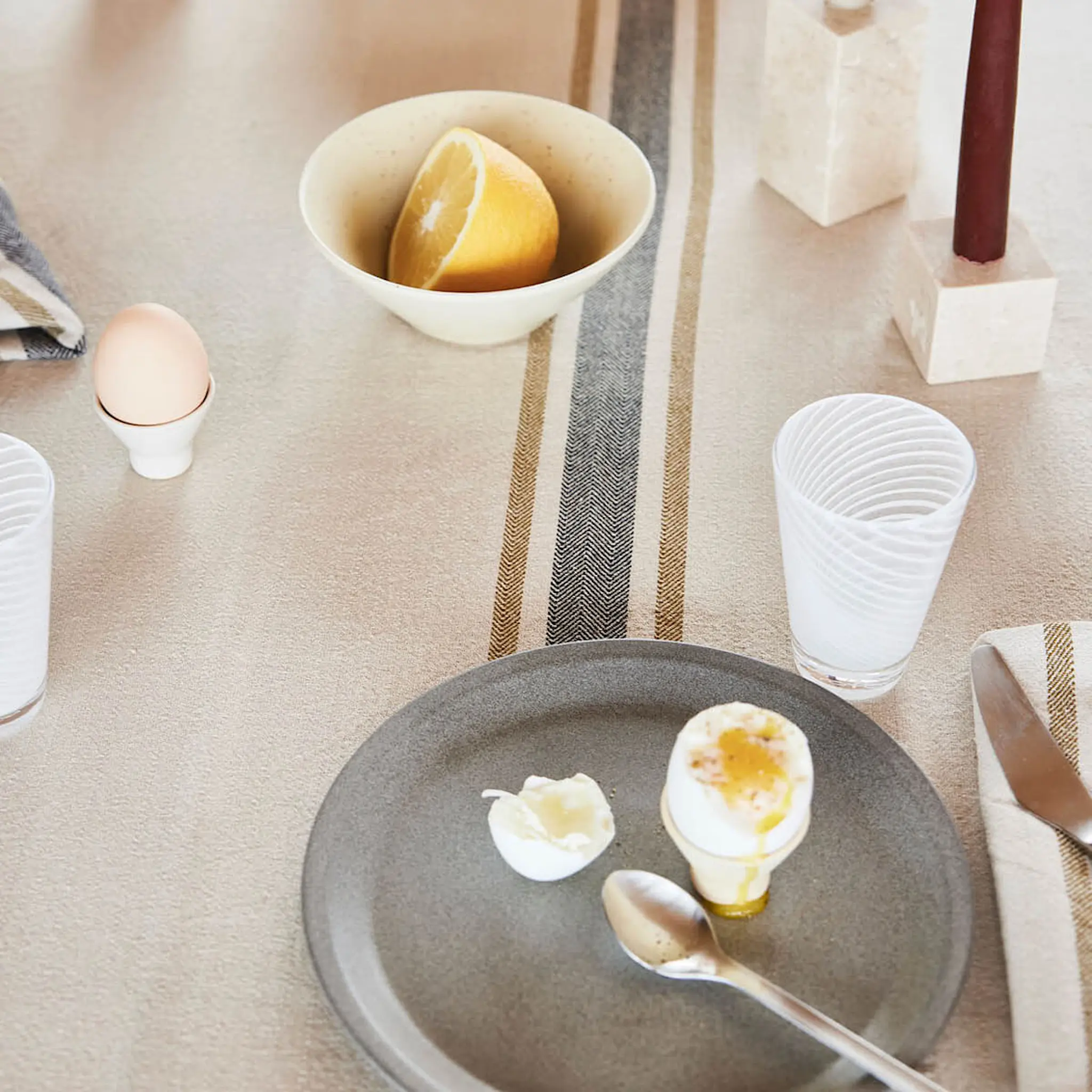 OYOY Linu bordsduk 260x140 cm svart