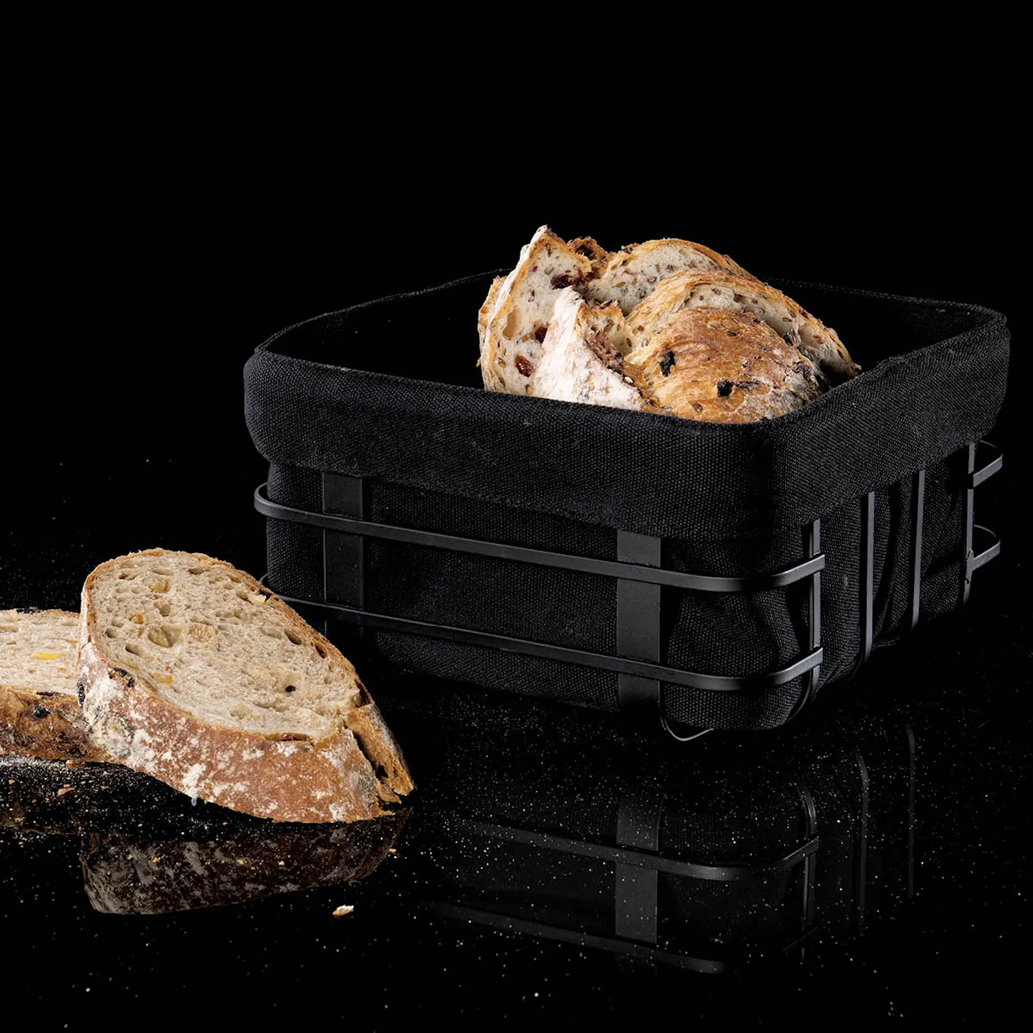 Modern House Lundi brødkurv 19x19 cm svart hover