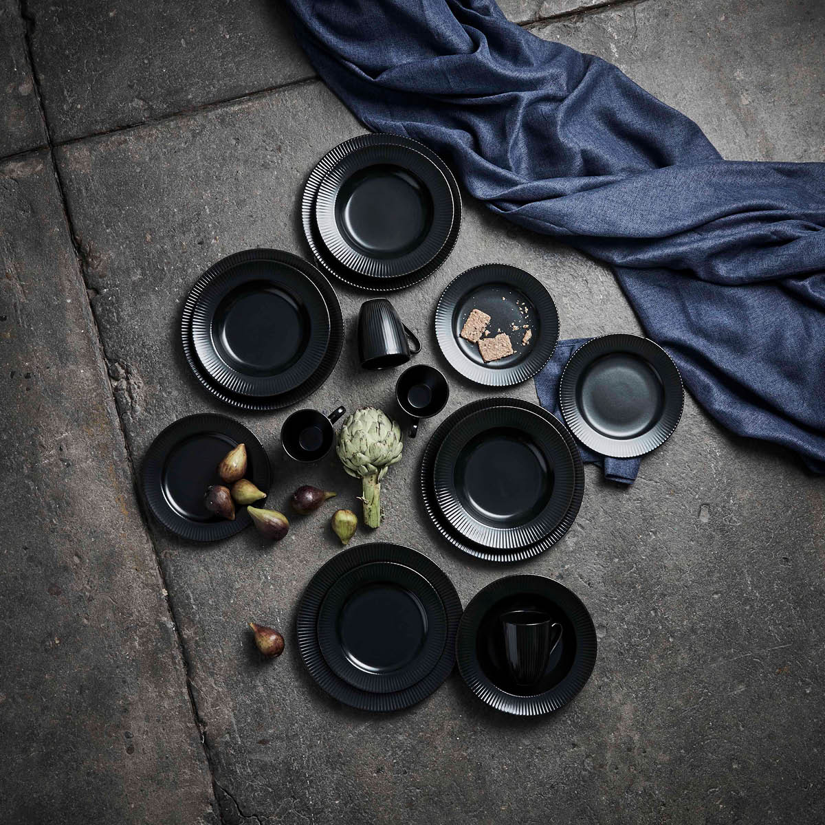 Aida Groovy Lautanen 27 cm Musta