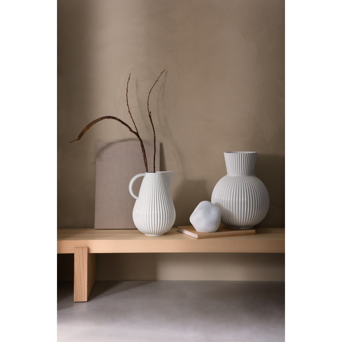 Lyngby Porcelæn Tura kanne/vase h27,5 hvit