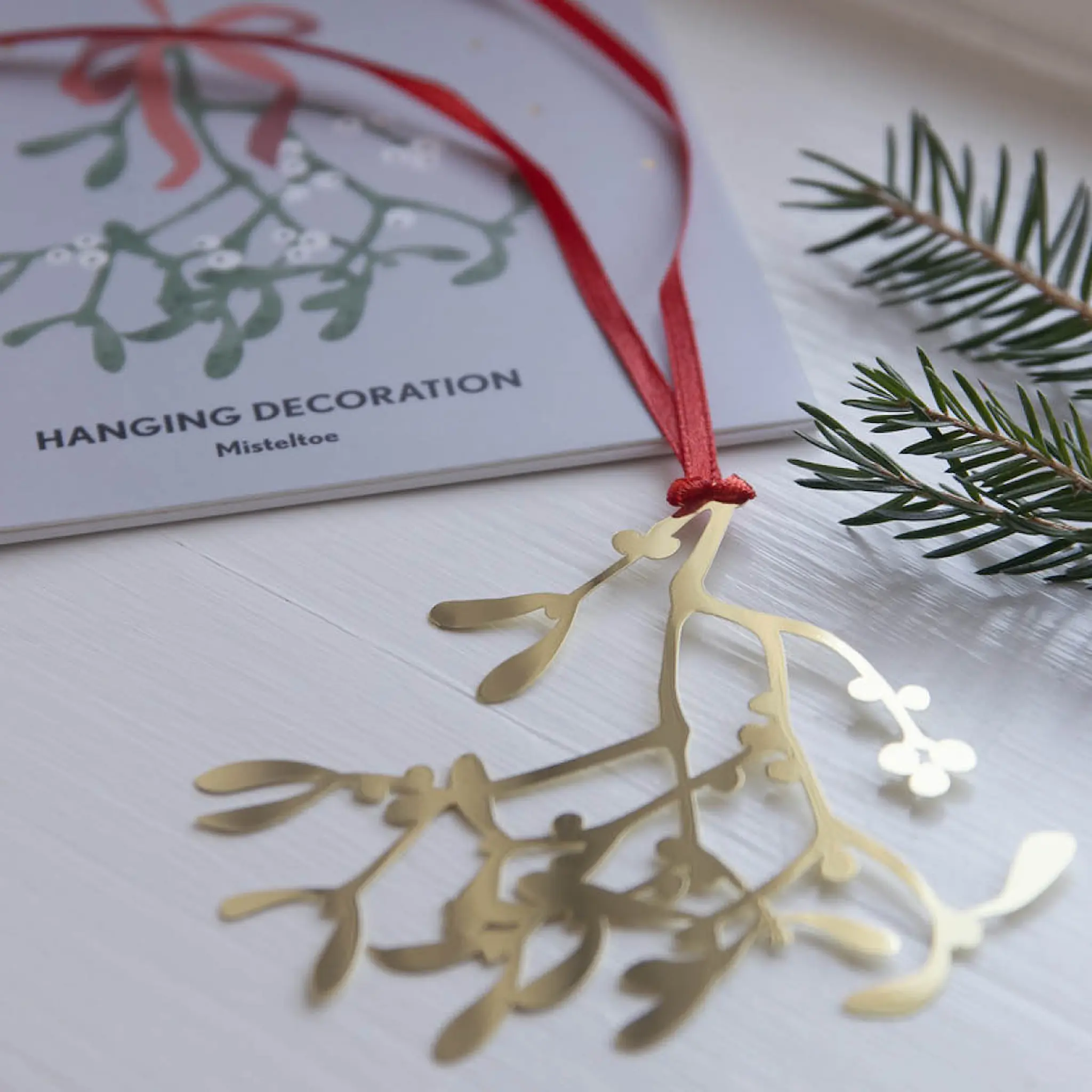 Pluto Mistel hängande dekoration 7,7 cm guld