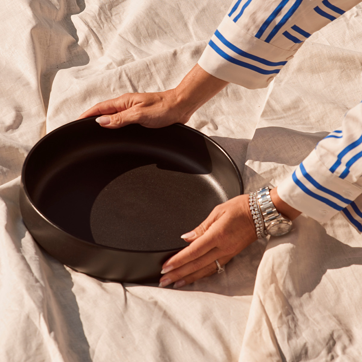 Aida Raw Tarjoilukulho 30 cm Titanium Black