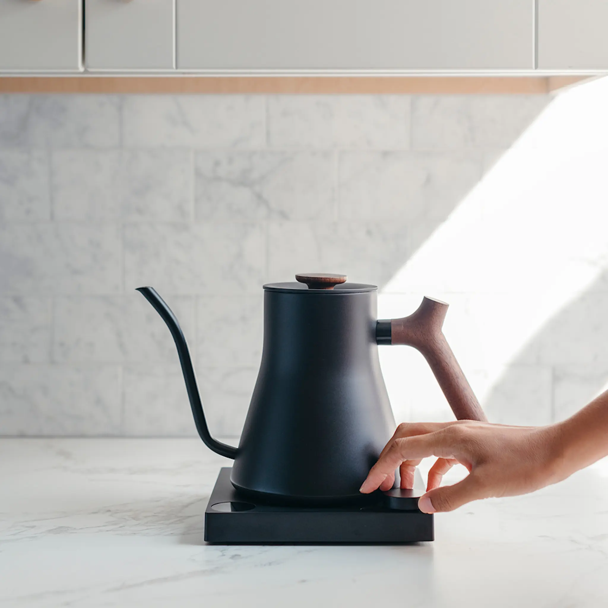 Fellow Stagg EKG Pro elektrisk vattenkokare 0,9 L mattsvart/valnöt