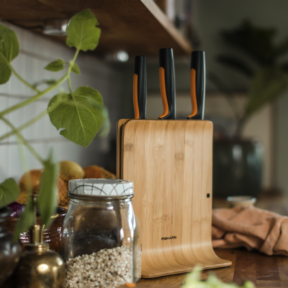 Fiskars Functional Form Knivblock med 3 Knivar Bambu