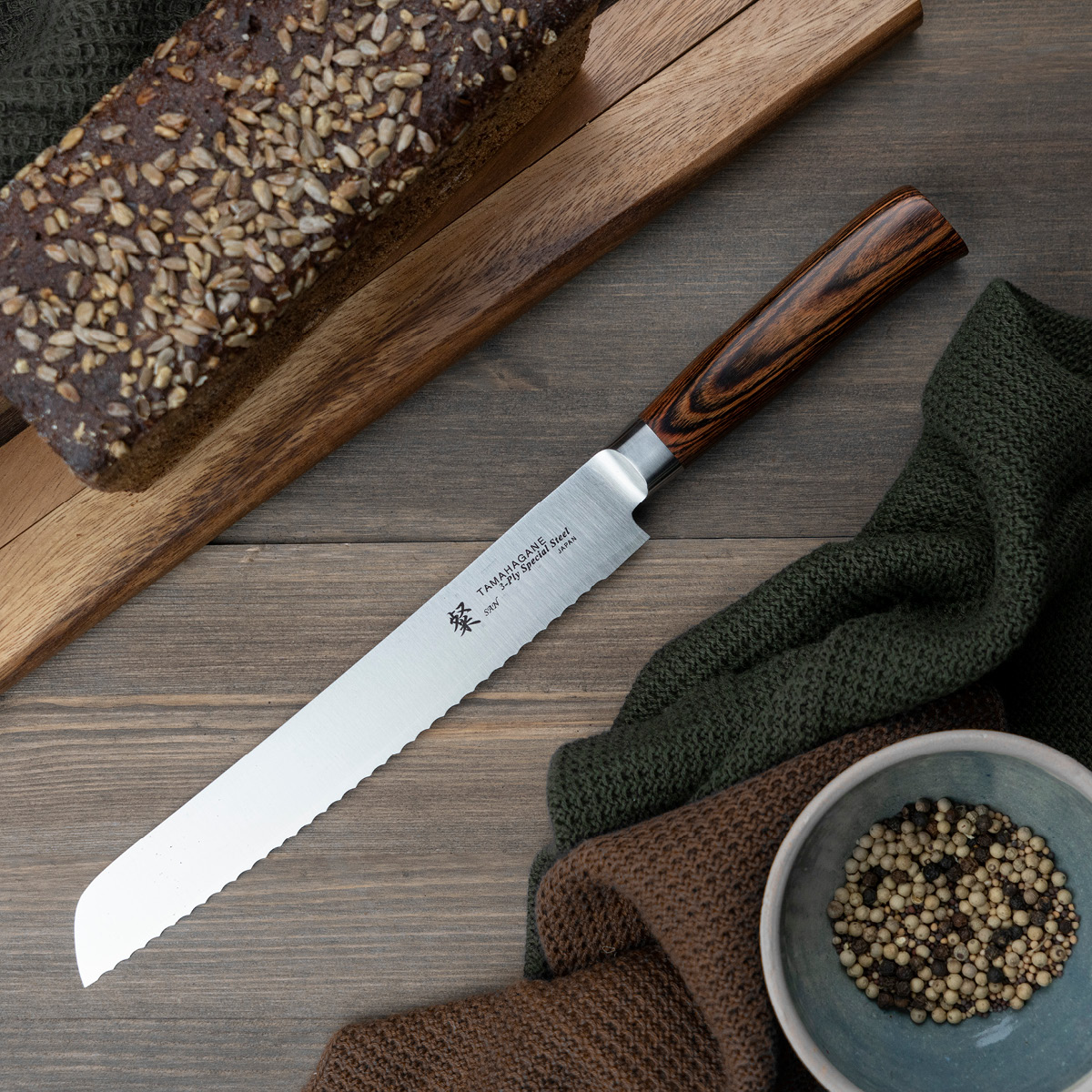 Tamahagane San brødkniv 23 cm