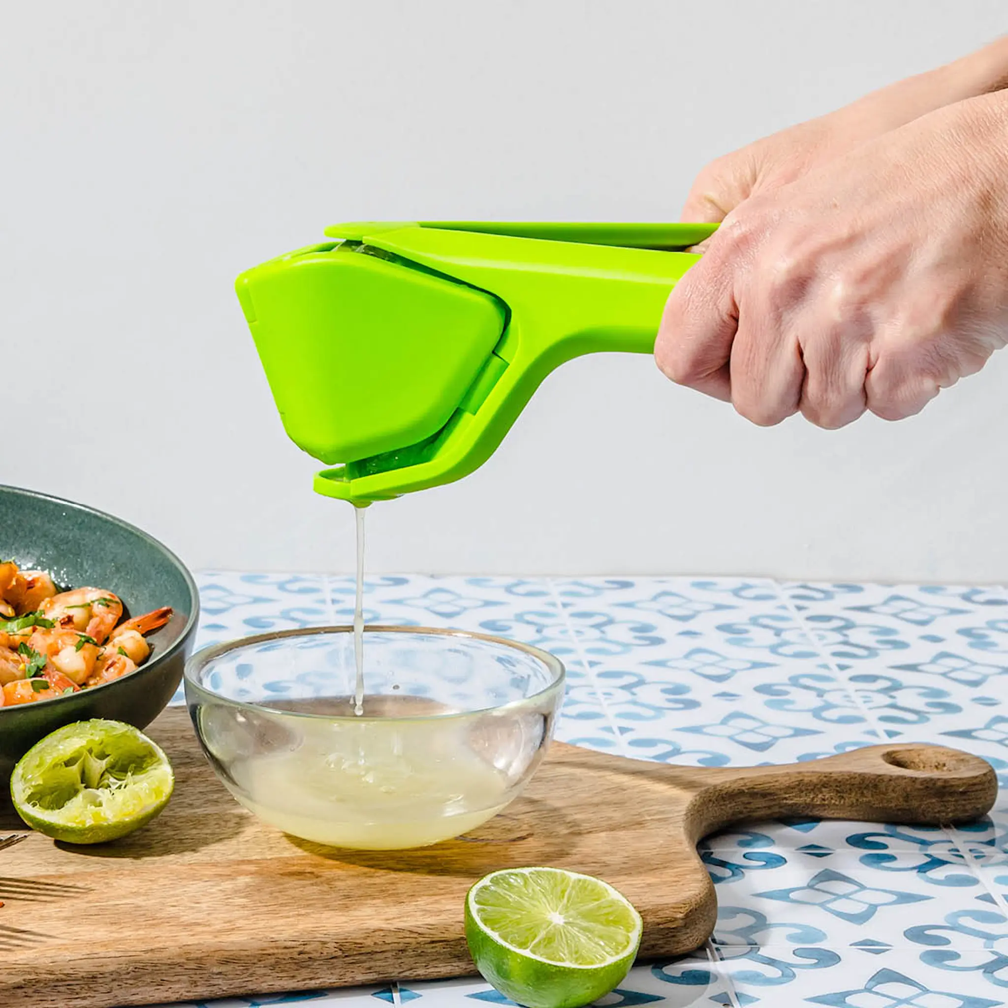 Dreamfarm Sitruspresse lime sammenleggbar 23 cm grønn hover