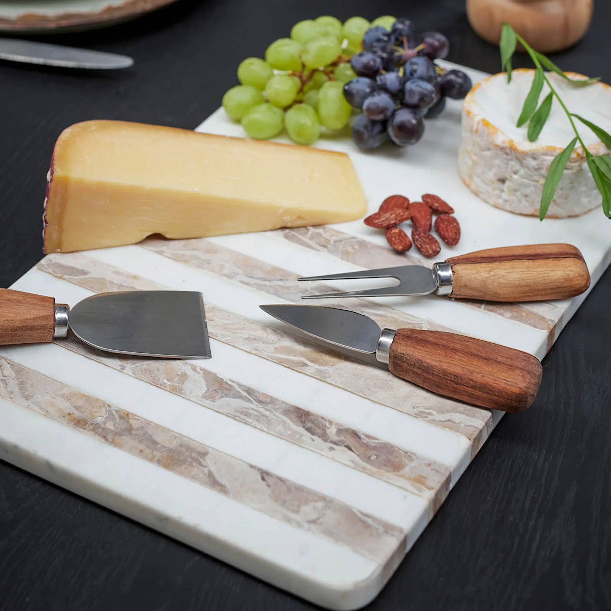 Bloomingville Skärbräda Novelle i marmor 38x22,5x1,5 cm vit