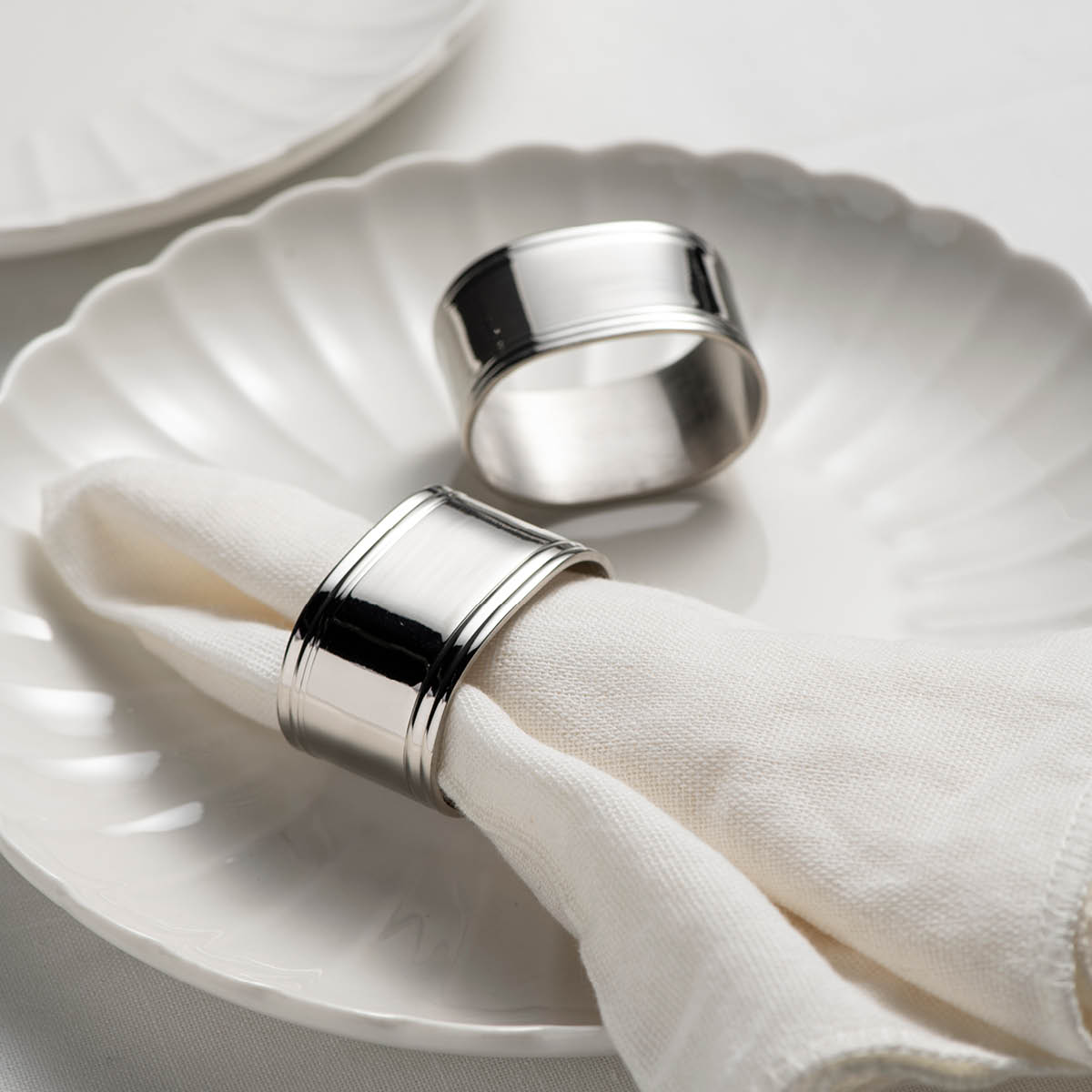 Stiernholm Nobel Lautasliinarengas 2 kpl Kiiltävä teräs