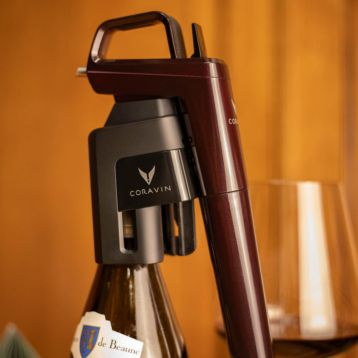 Coravin Timeless Six+ vinkonserveringssystem i väska 12 delar röd