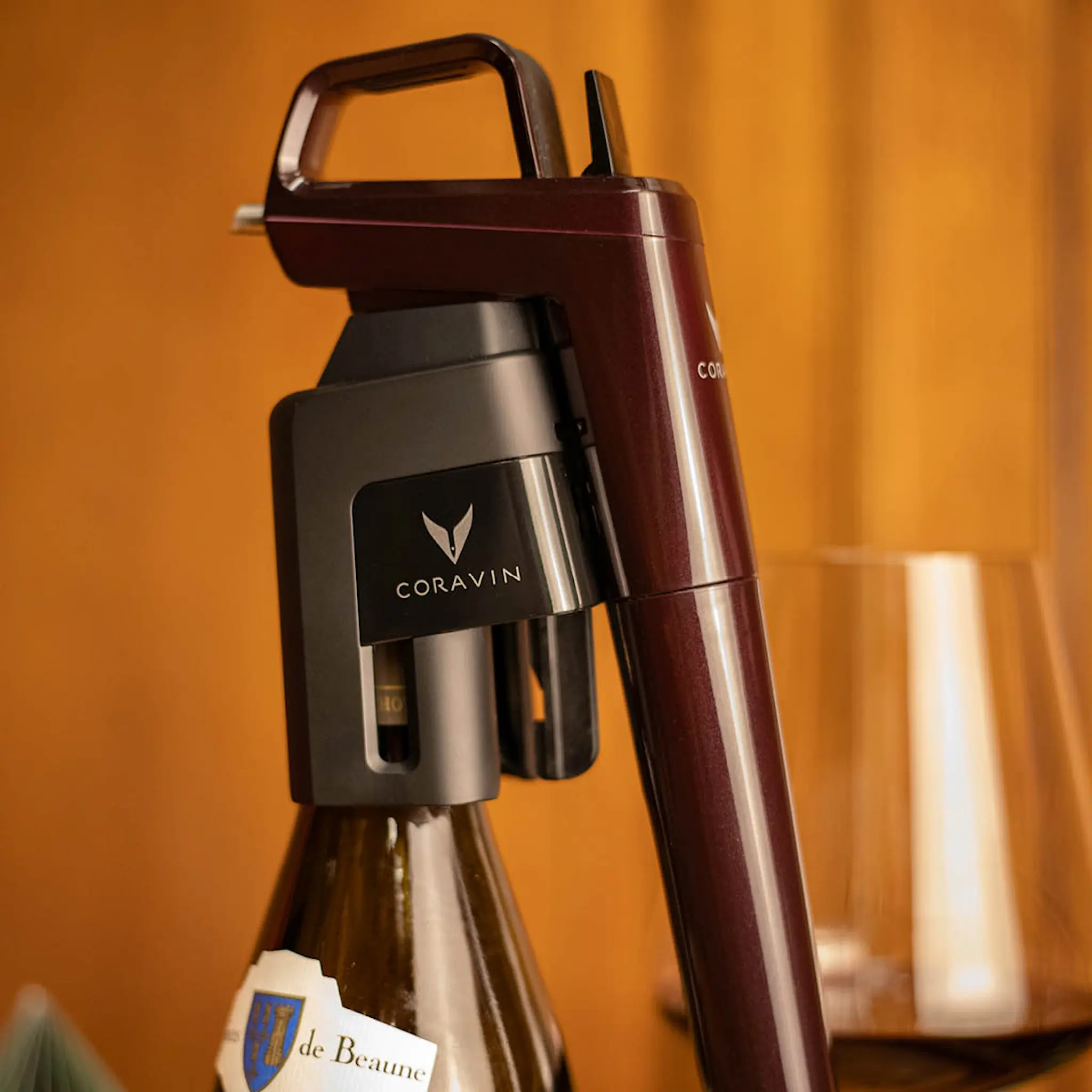 Coravin Timeless Six+ vinkonserveringssystem i väska 12 delar röd