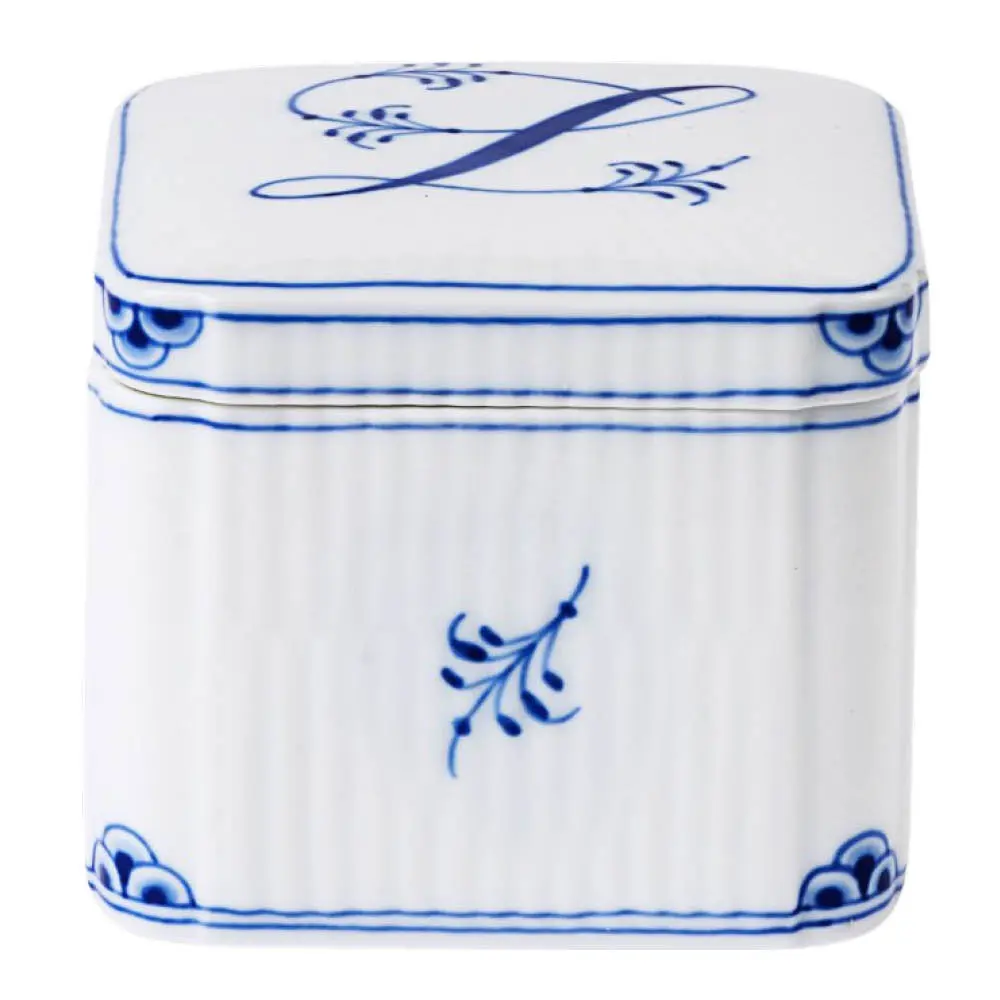 Alphabet Collection firkantet bonbonniere L 13 cl blå/hvit