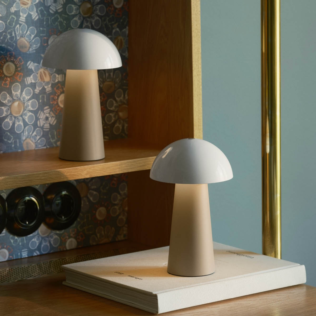 Kreafunk Bello portabel bordslampa LED 19,6 cm ivory sand