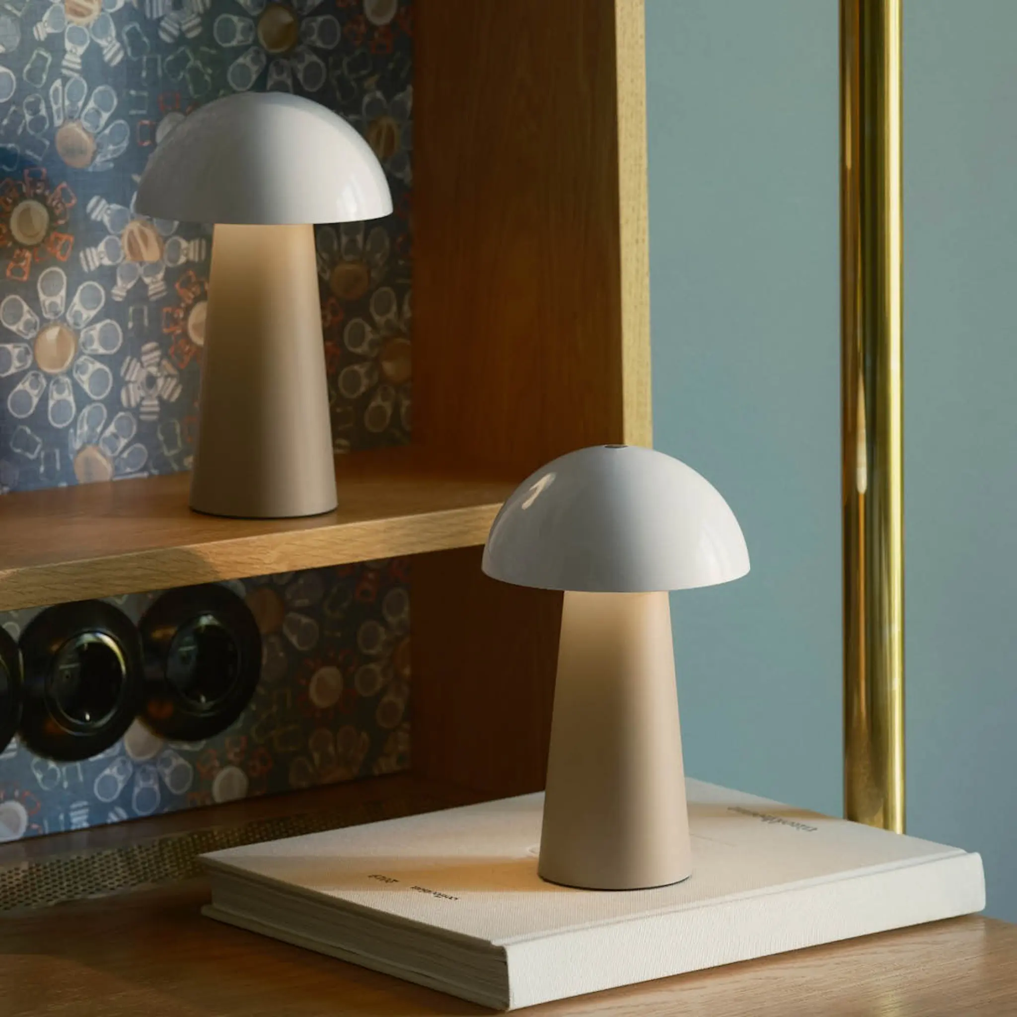 Kreafunk Bello portabel bordslampa LED 19,6 cm ivory sand