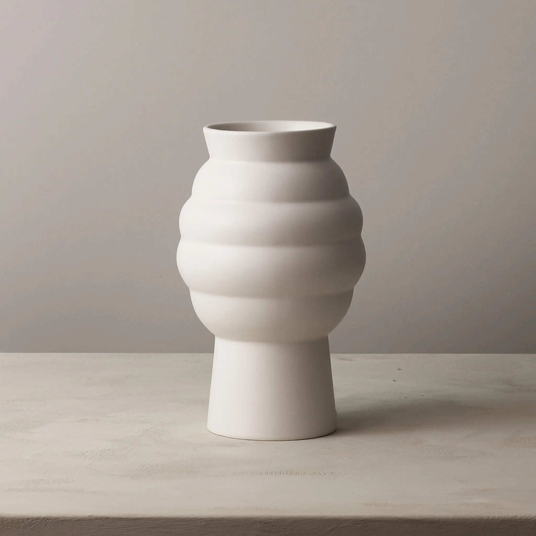 Knabstrup Keramik Tortus Archie No.2 vas 23,5 cm vit