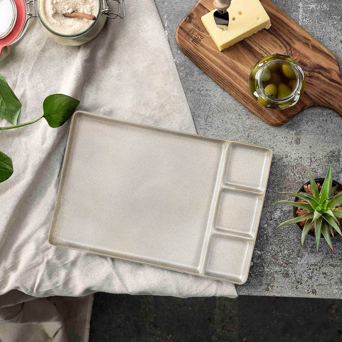 Aida RAW tapasfat /sushitallrik 31,5x21,5 cm sandy beige