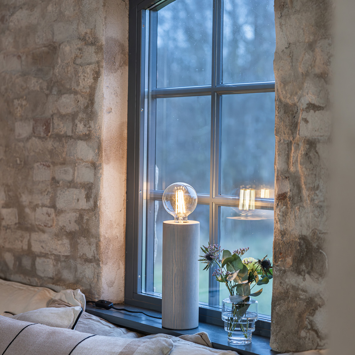 Markslöjd Legna bordslampa 28 cm gråbetsad