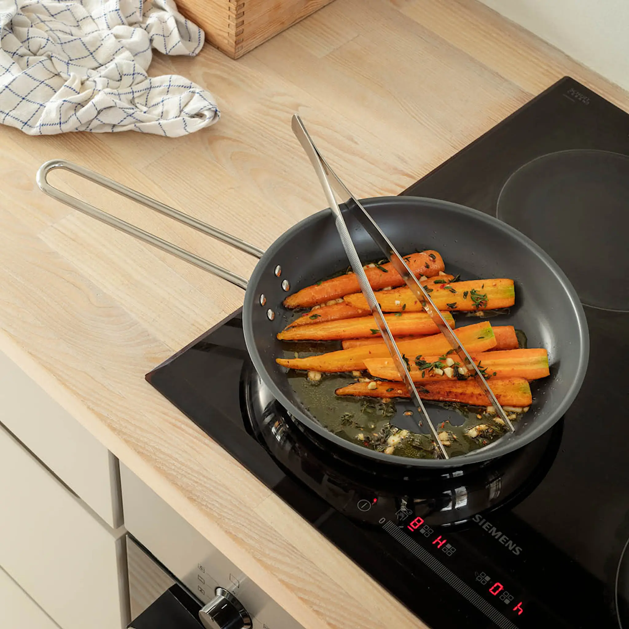 Eva Solo Matpincett 31 cm borstat stål