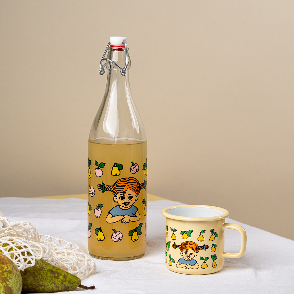 Muurla Peppi Pitkätossu Emalimuki hedelmät 37 cl Keltainen