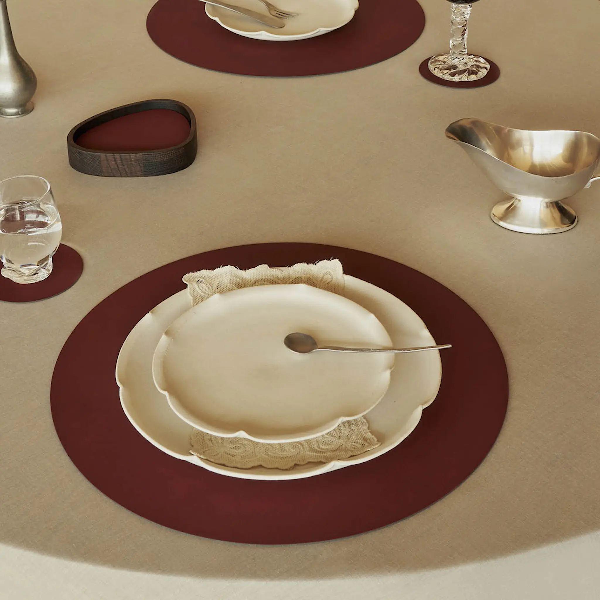 LIND DNA Nupo Circle bordstablett 38 cm Burgundy