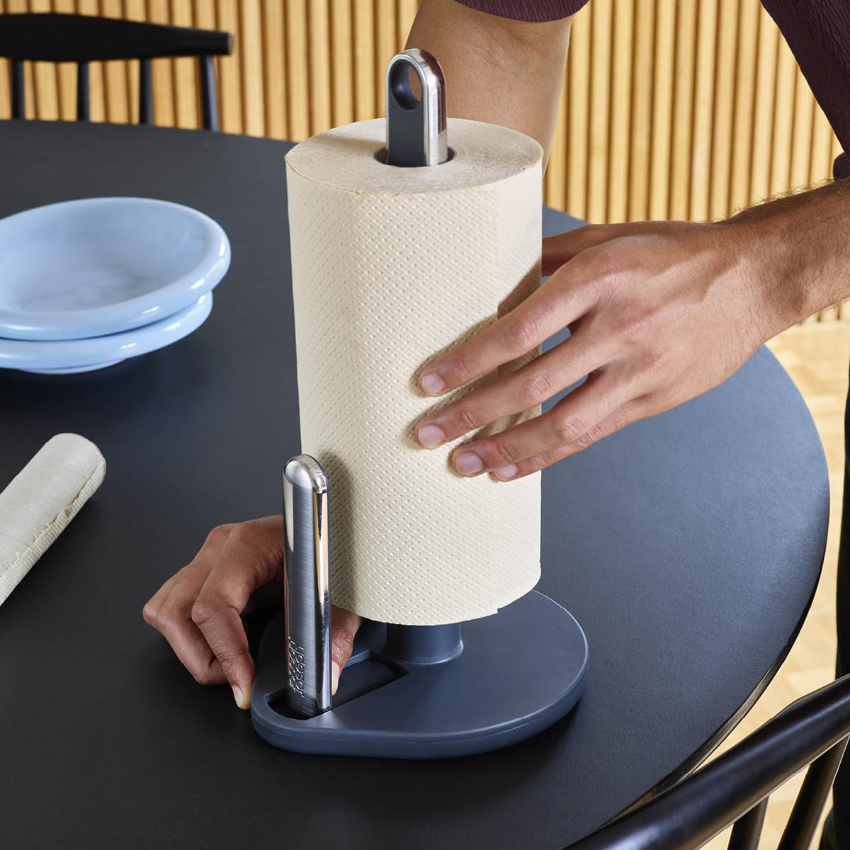 Joseph Joseph Easy-tear kjøkkenrullholder graphite