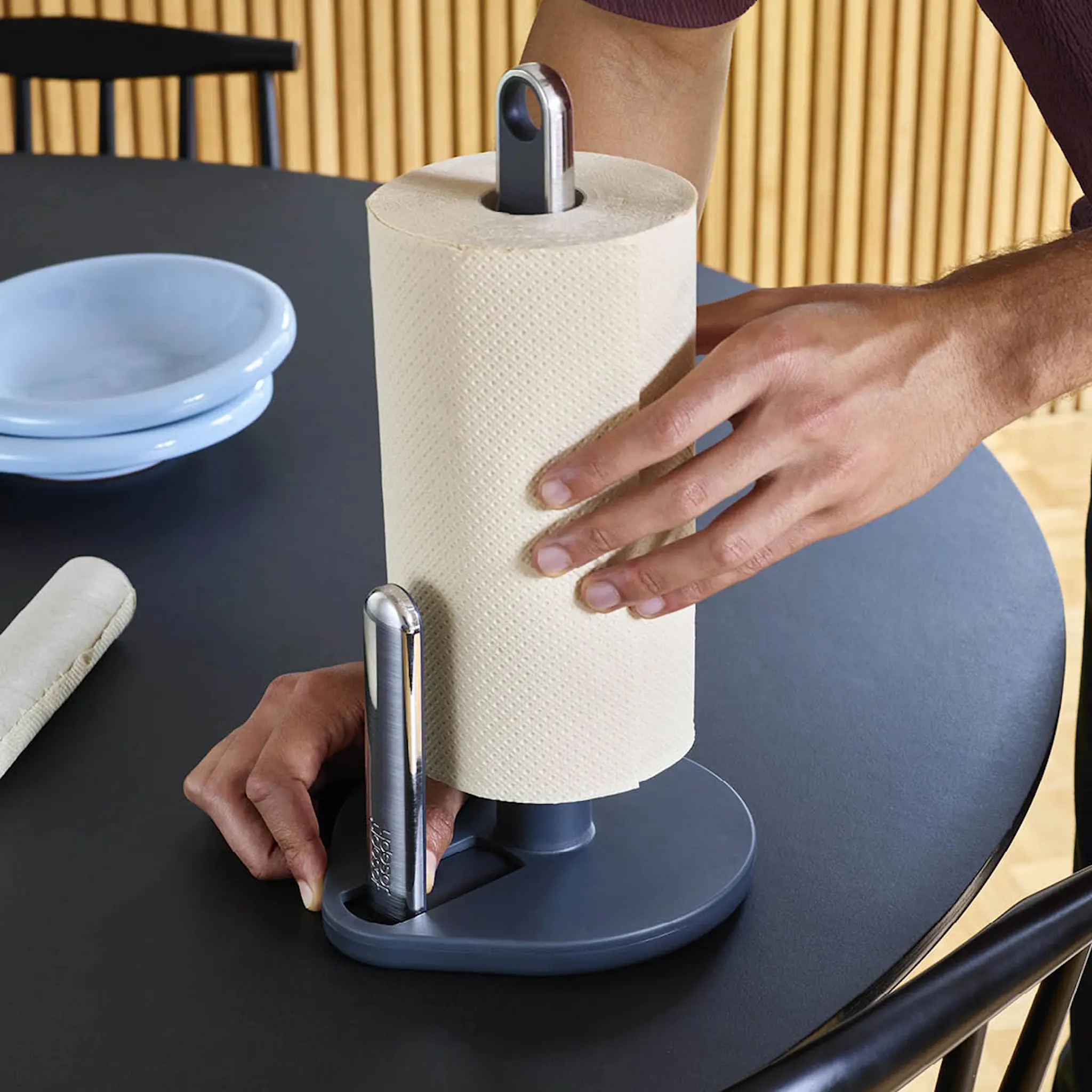 Joseph Joseph Easy-tear kjøkkenrullholder graphite