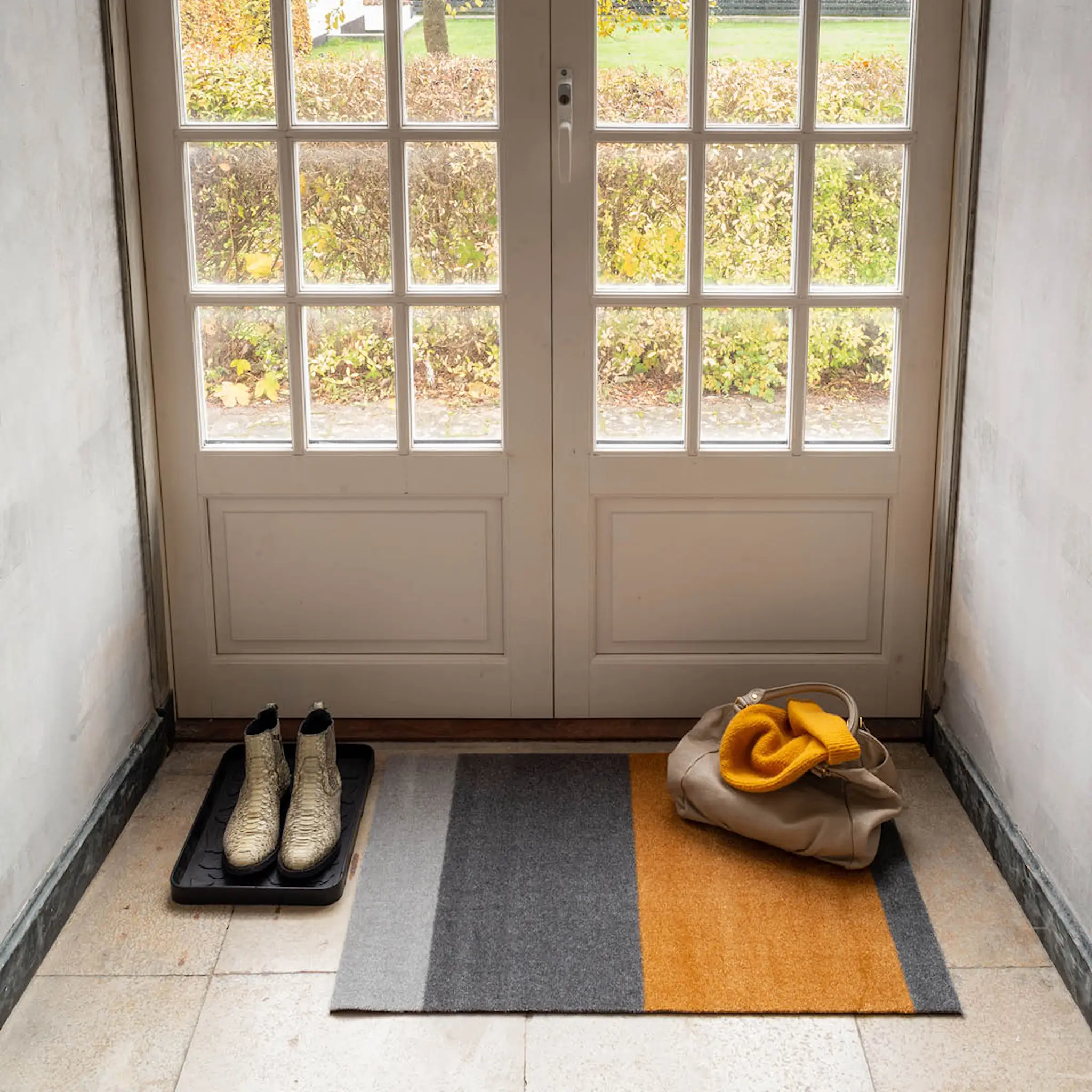 Tica Copenhagen Stripes Horizontally golvmatta 90x60 cm dijon/grå