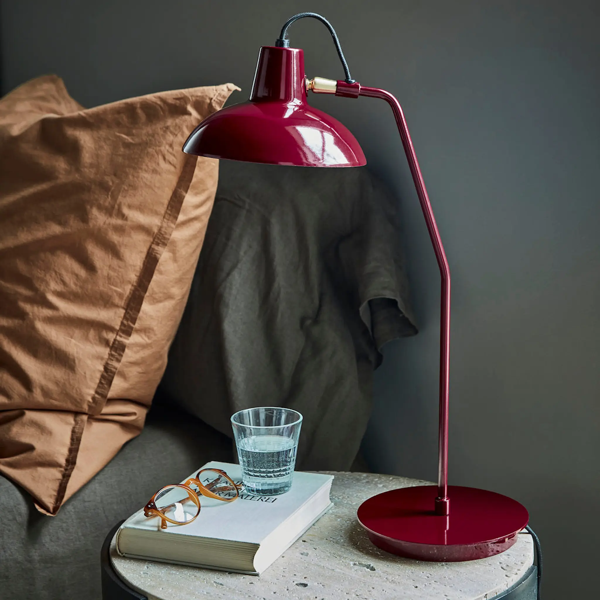 House Doctor Desk bordslampa 34x50 cm röd