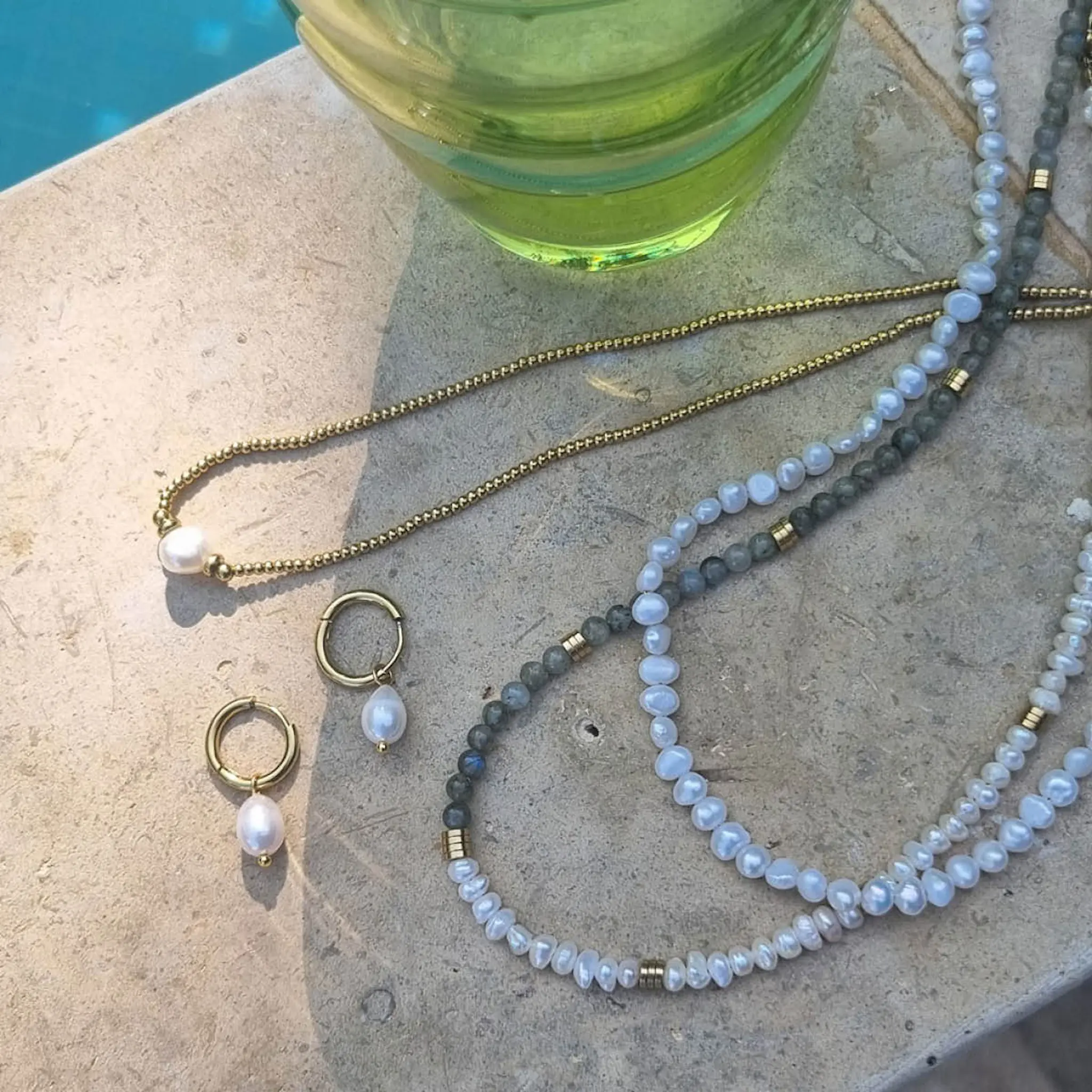 A&C Oslo AS Steel - Freshwater Pearls örhängen med sötvattenspärla guld