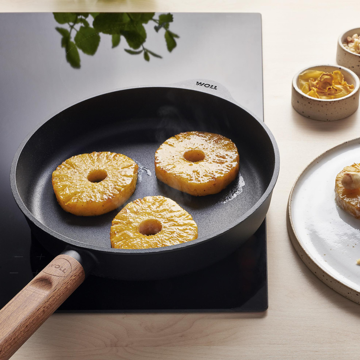 Woll ECO Logic QXR stekepanne 28 cm fast trehåndtak