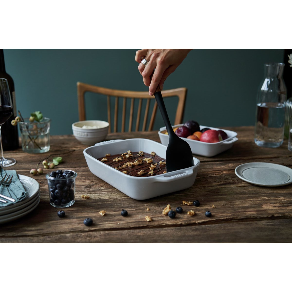 Staub Steke-wokspade i silikon 9,2x31 cm akasietree/svart