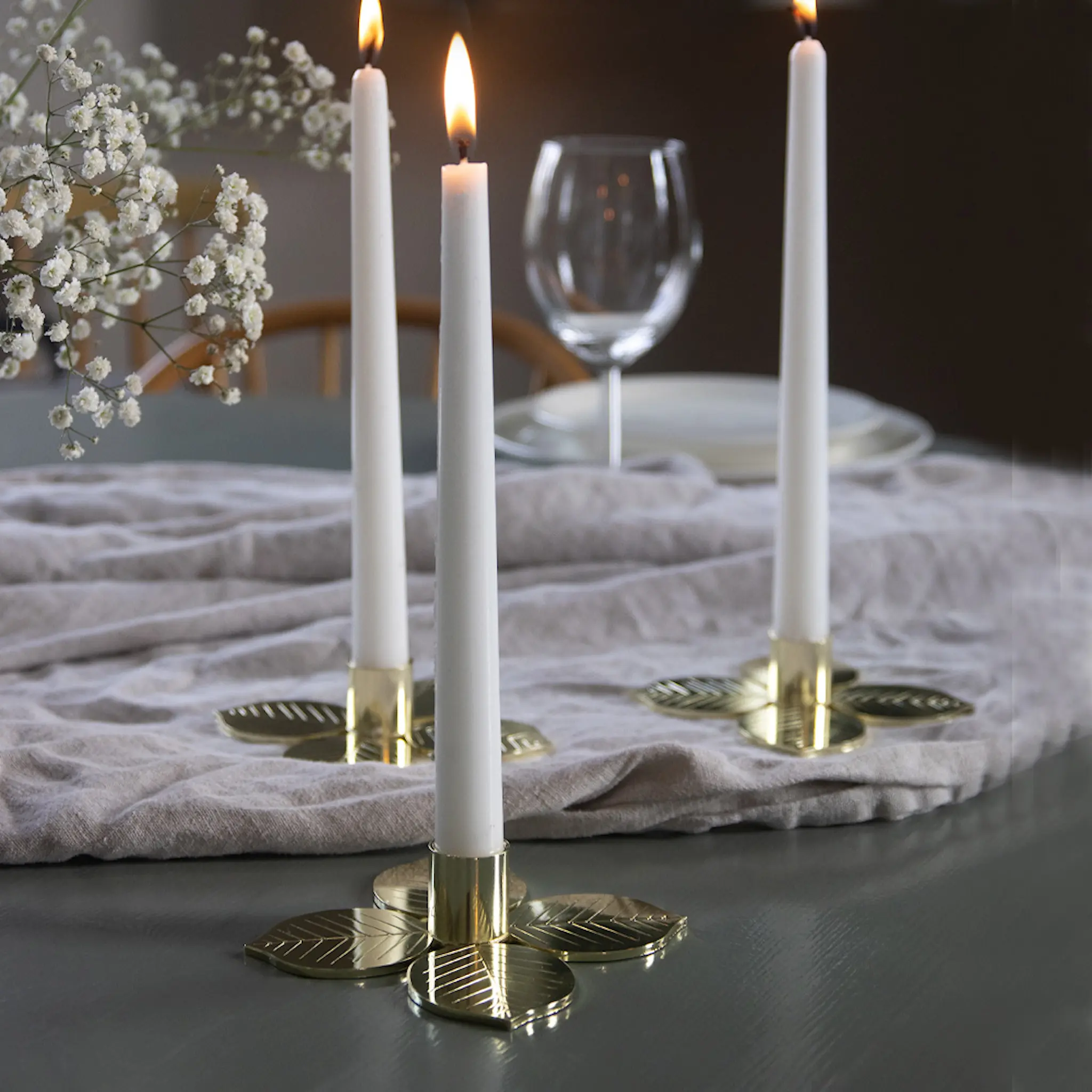 Pluto Lysestake bladmønster 10,5x10,5x3 cm gullmetall