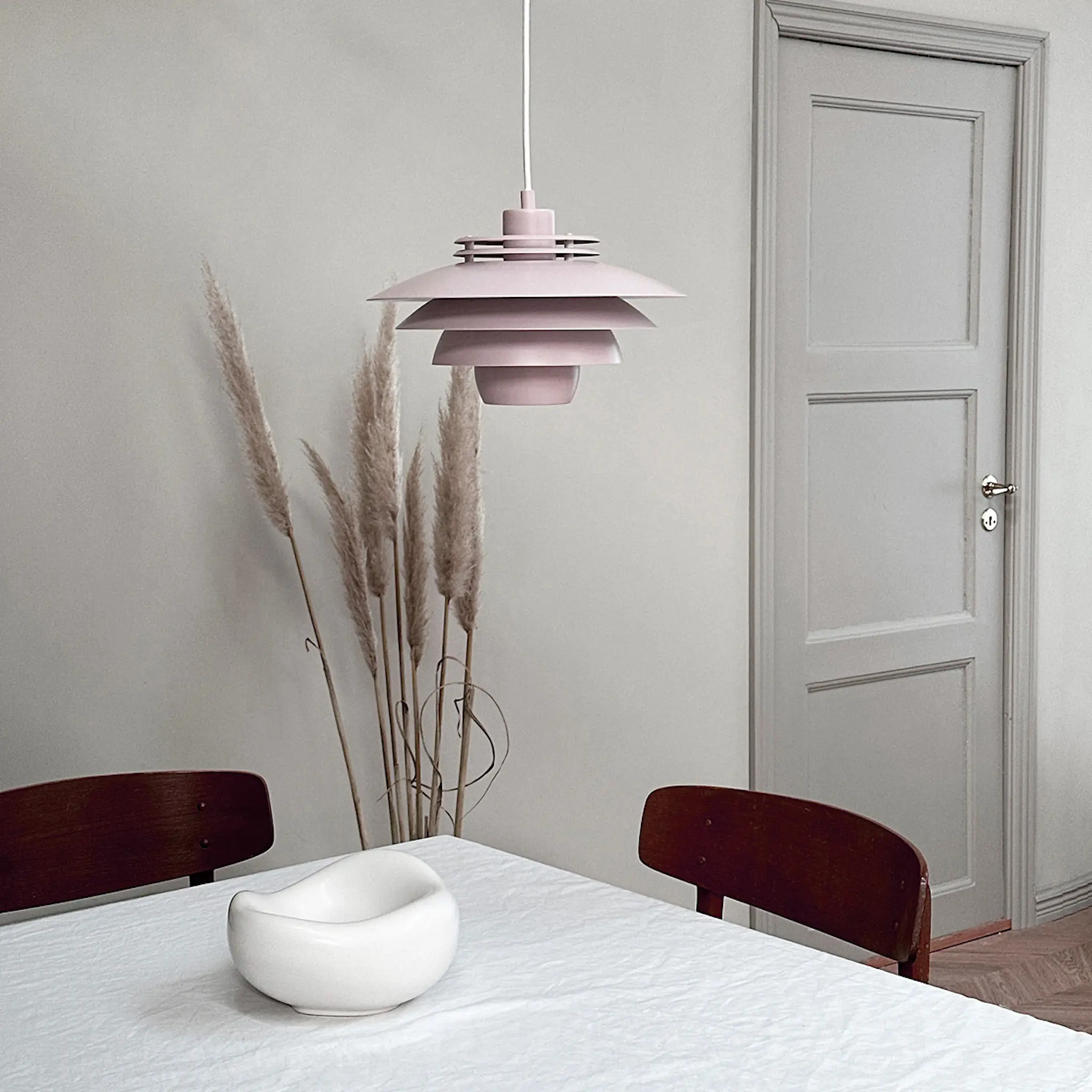Dyberg Larsen EJKA mini pendellampa 24 cm rosa