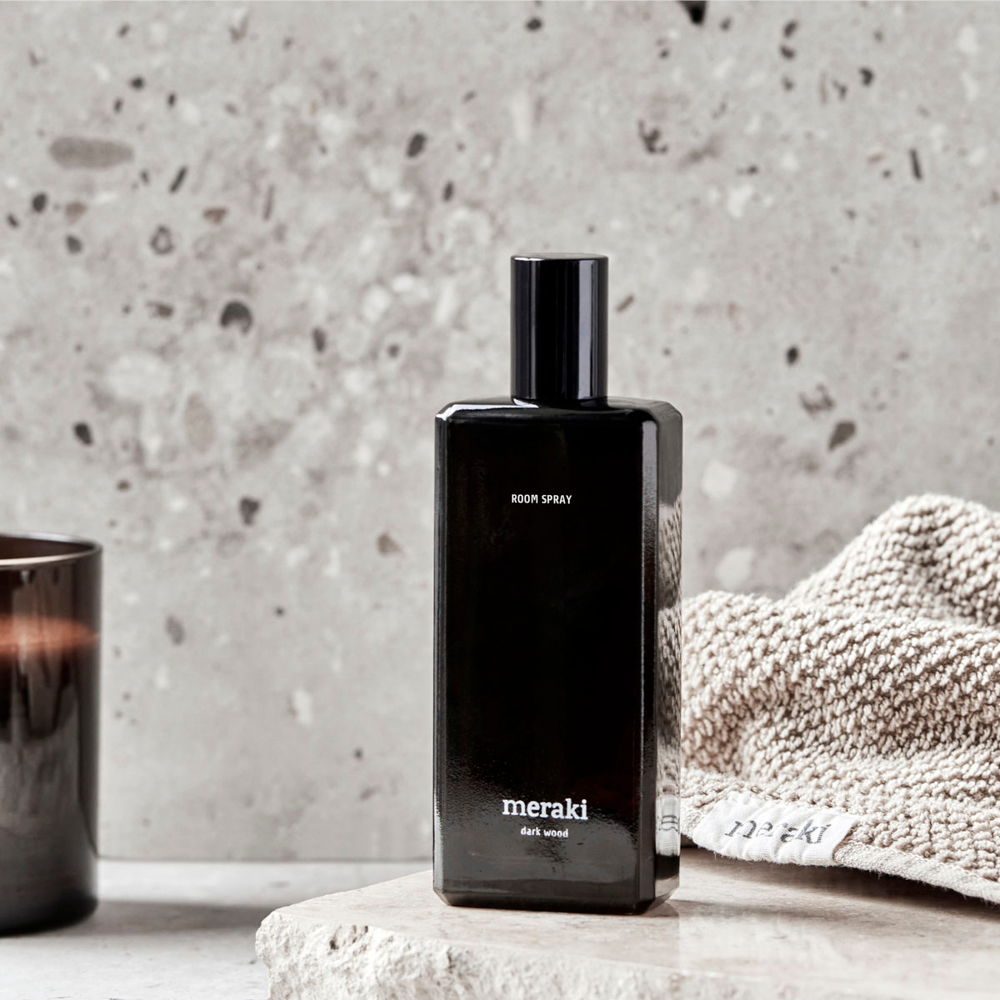 Meraki Huonesuihke Dark Wood 100 ml Ruskea