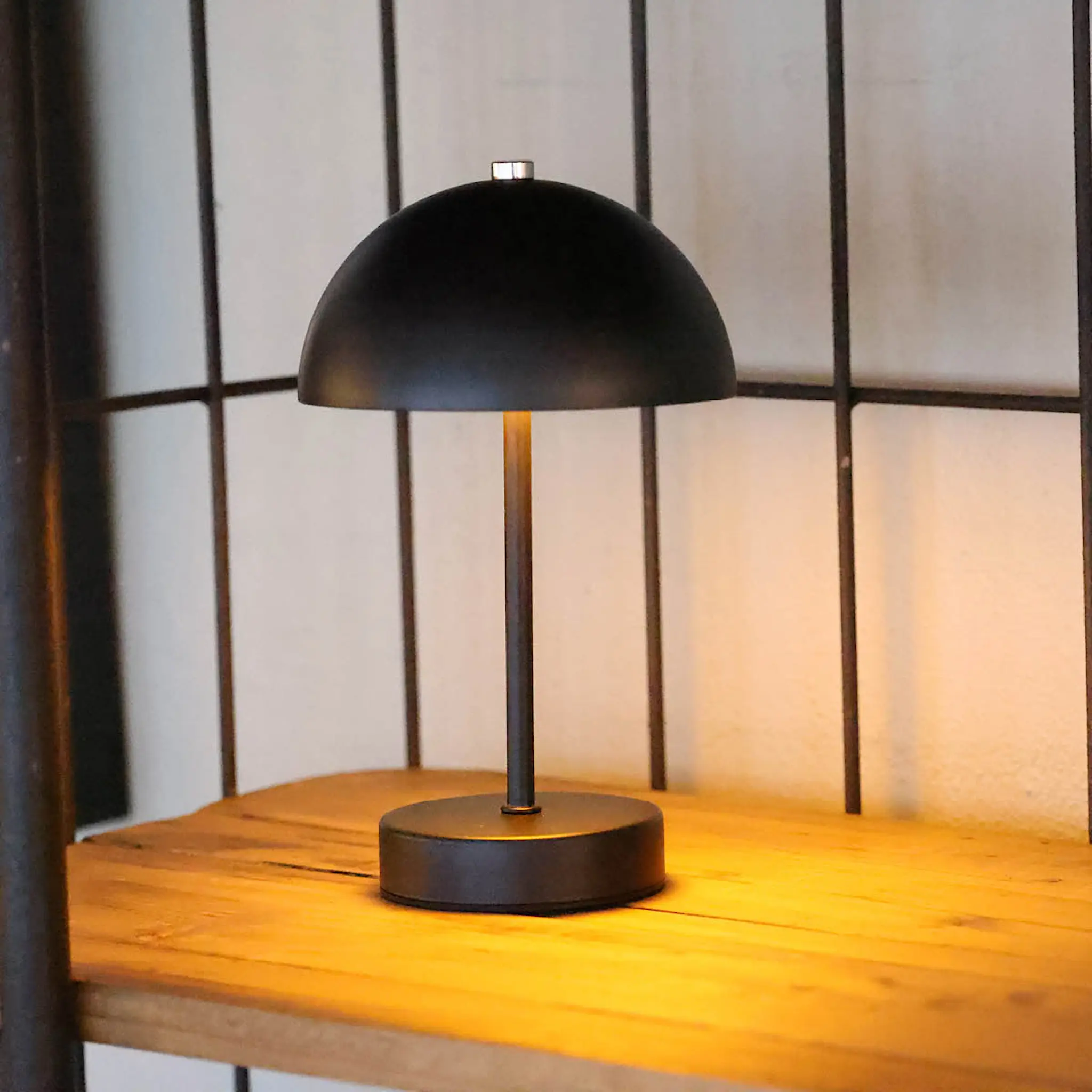 Cozzy LED Pöytävalaisin XL Musta