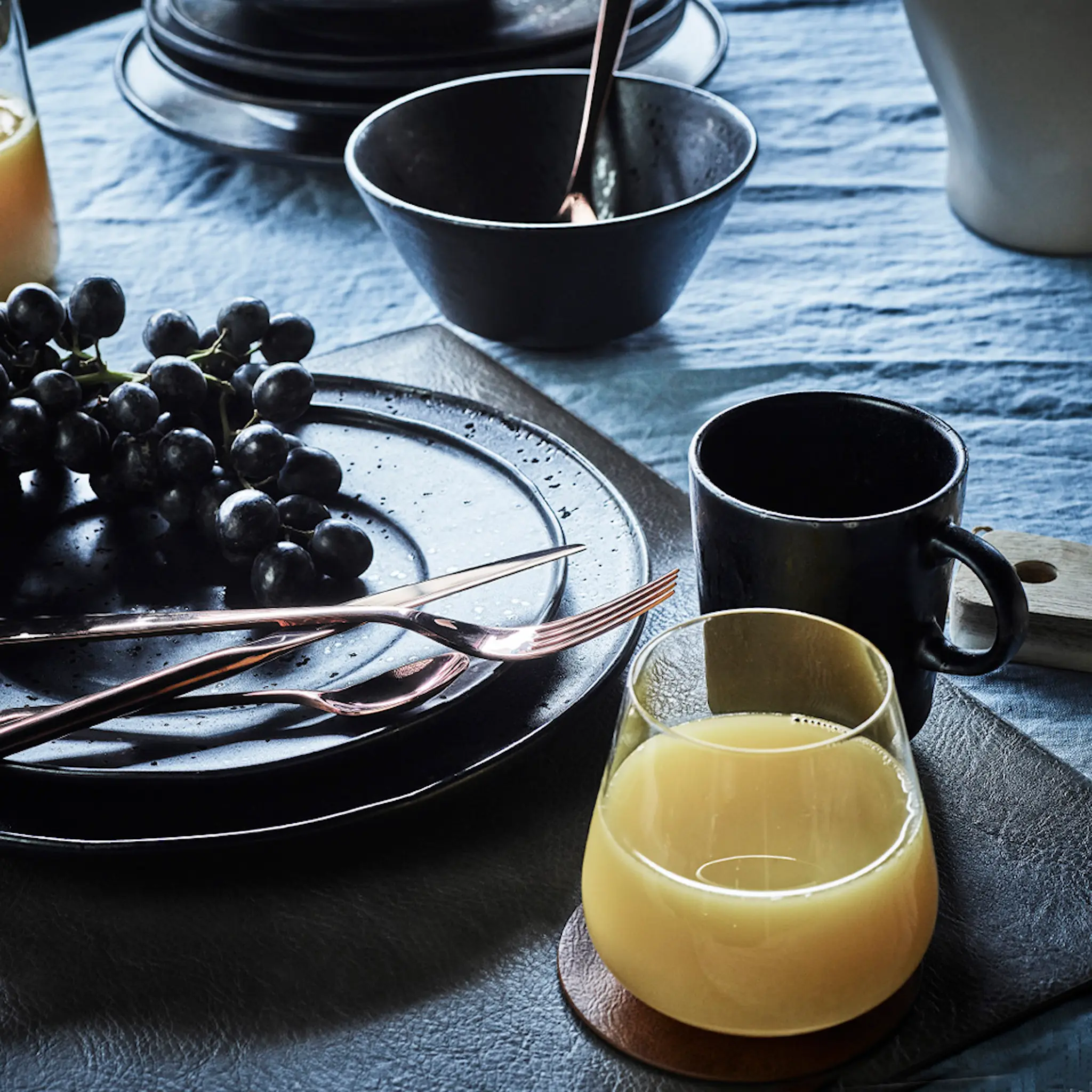 Modern House Black Satin Muki 34 cl Musta