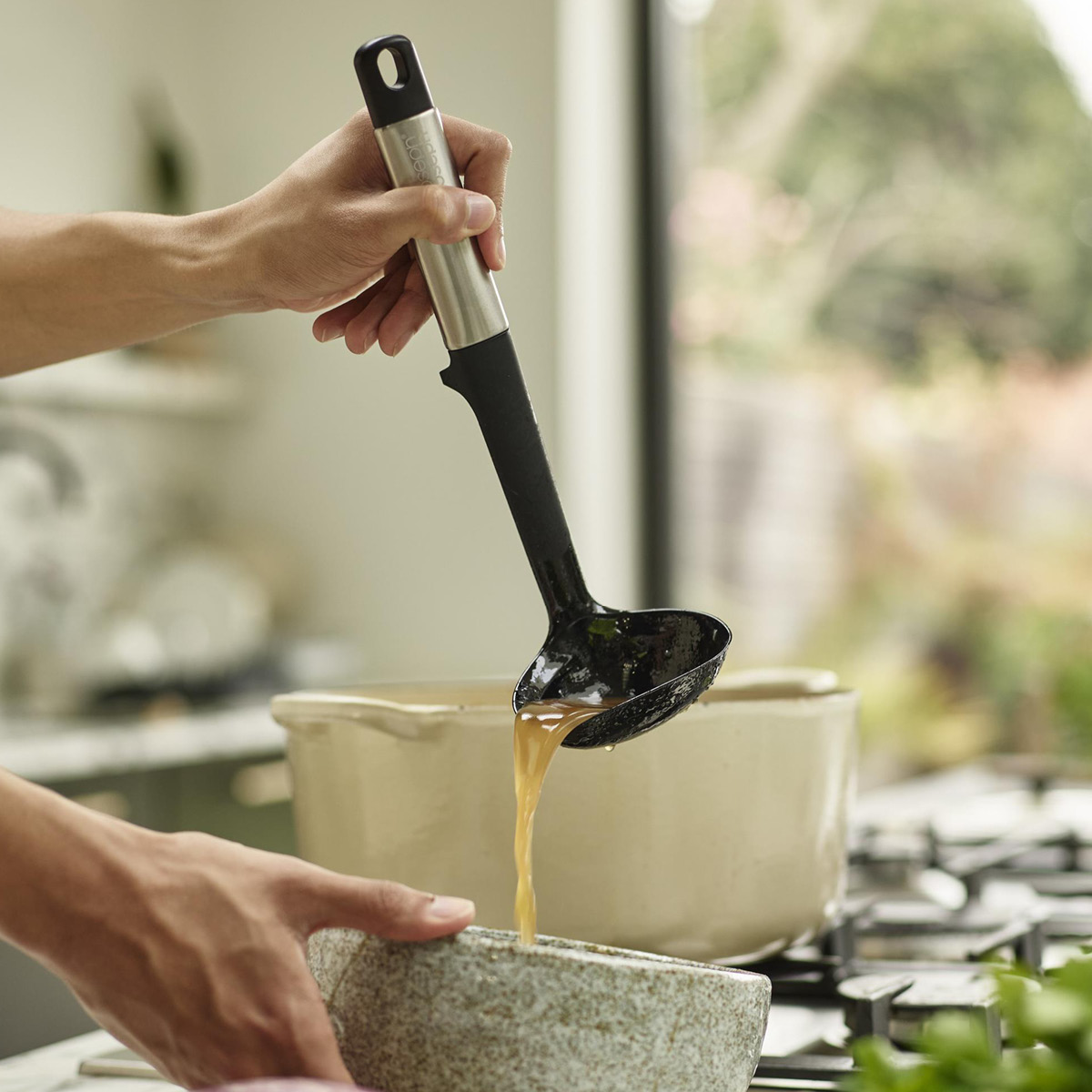 Joseph Joseph Elevate Kauha 9,5 cm Musta