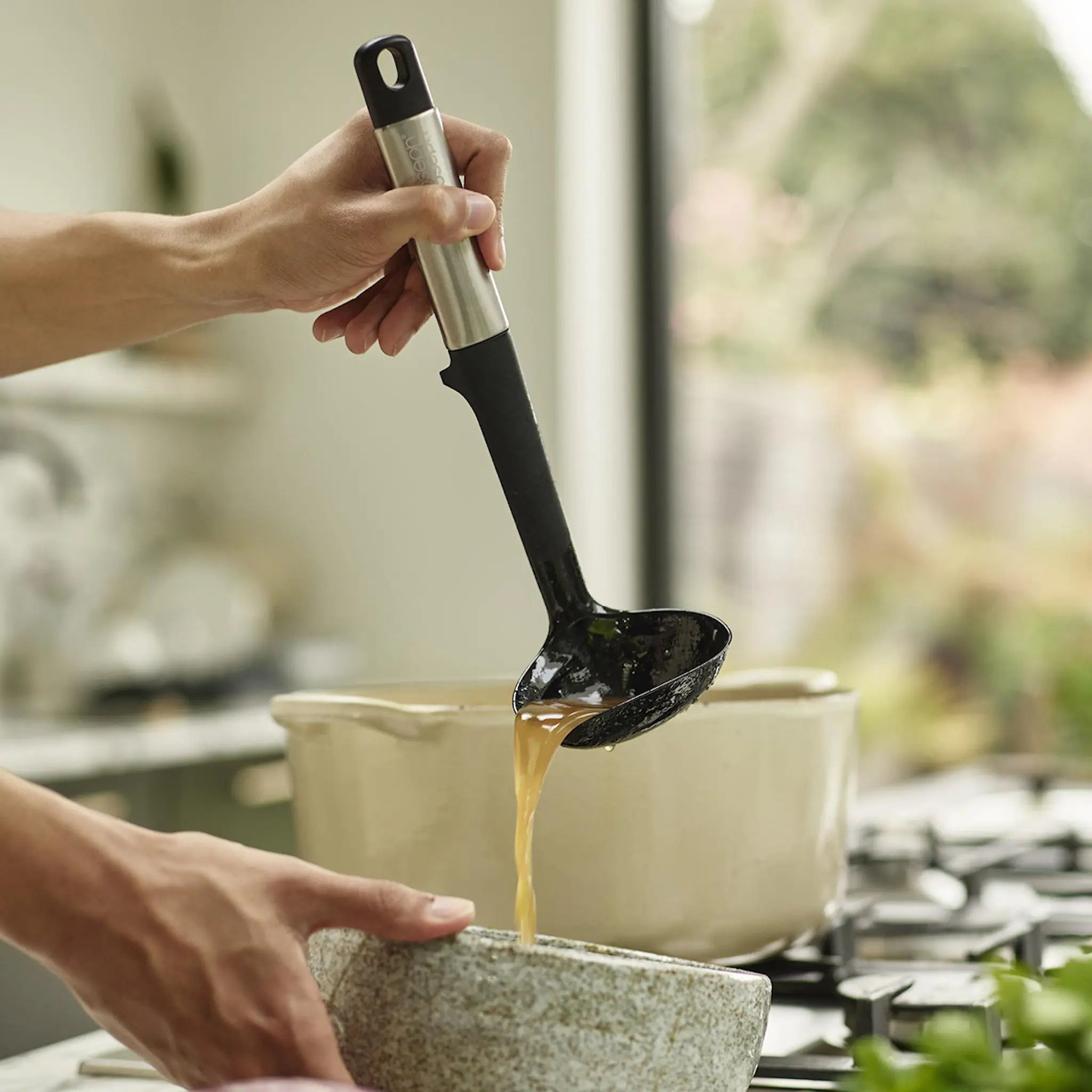 Joseph Joseph Elevate soppslev 9,5 cm svart