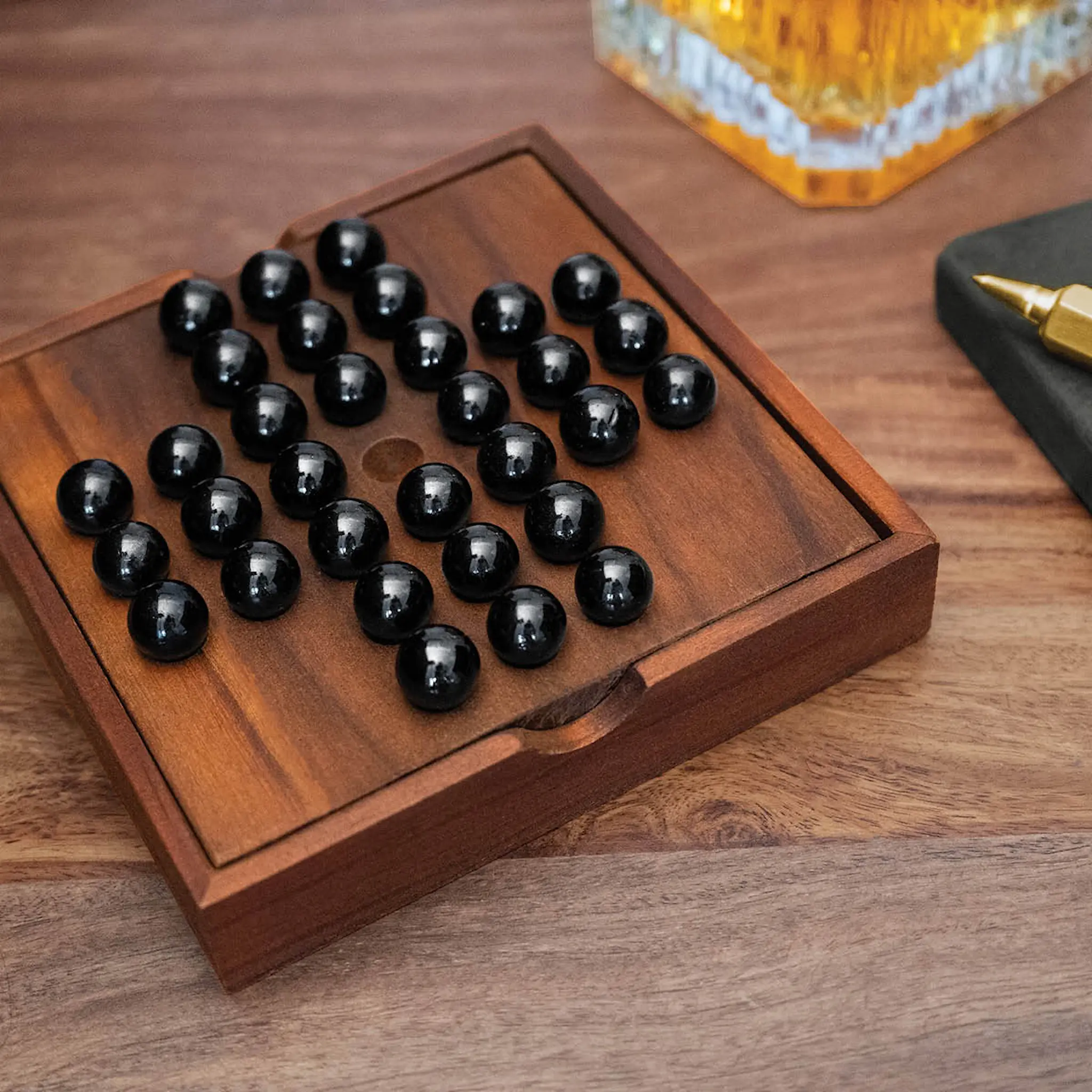 Iron & Glory Solitaire 14x14 cm trä