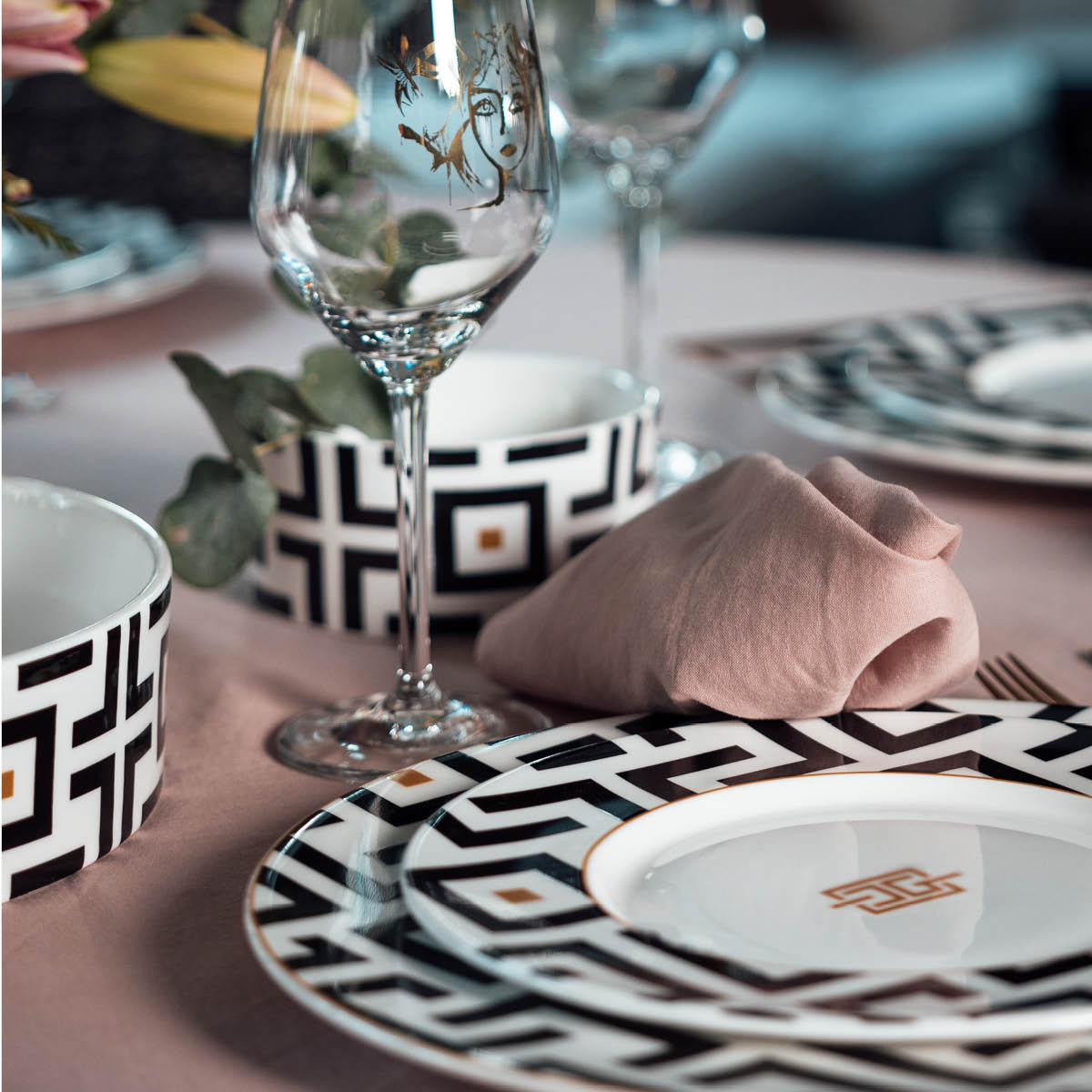 Carolina Gynning DECO Black Tallrik 22 cm