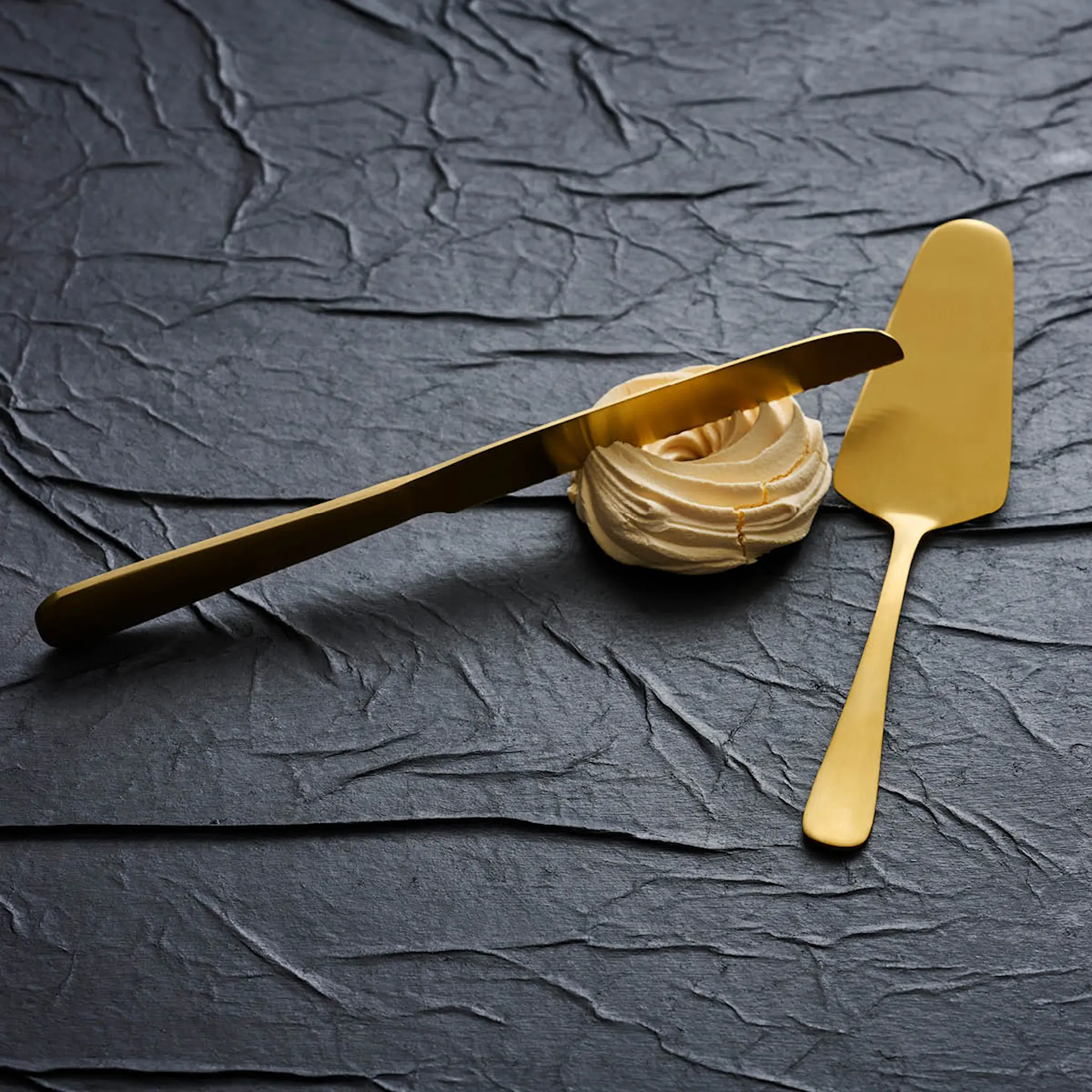 Modern House Gold Serveringsbestick 2 Delar Satin