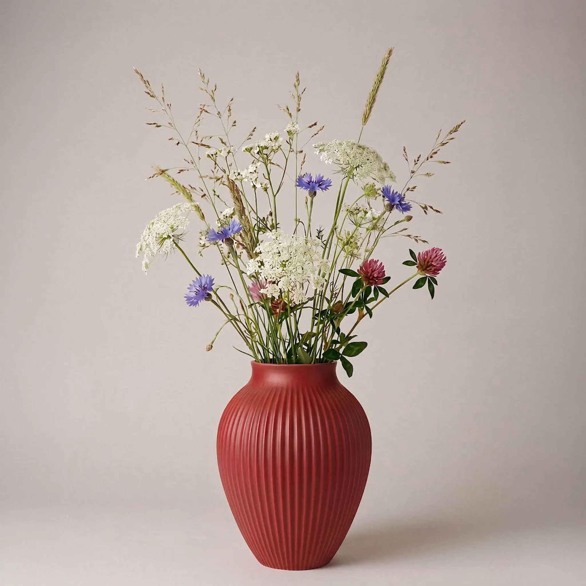 Knabstrup Keramik Knabstrup vas 20 cm ripple soft cherry red