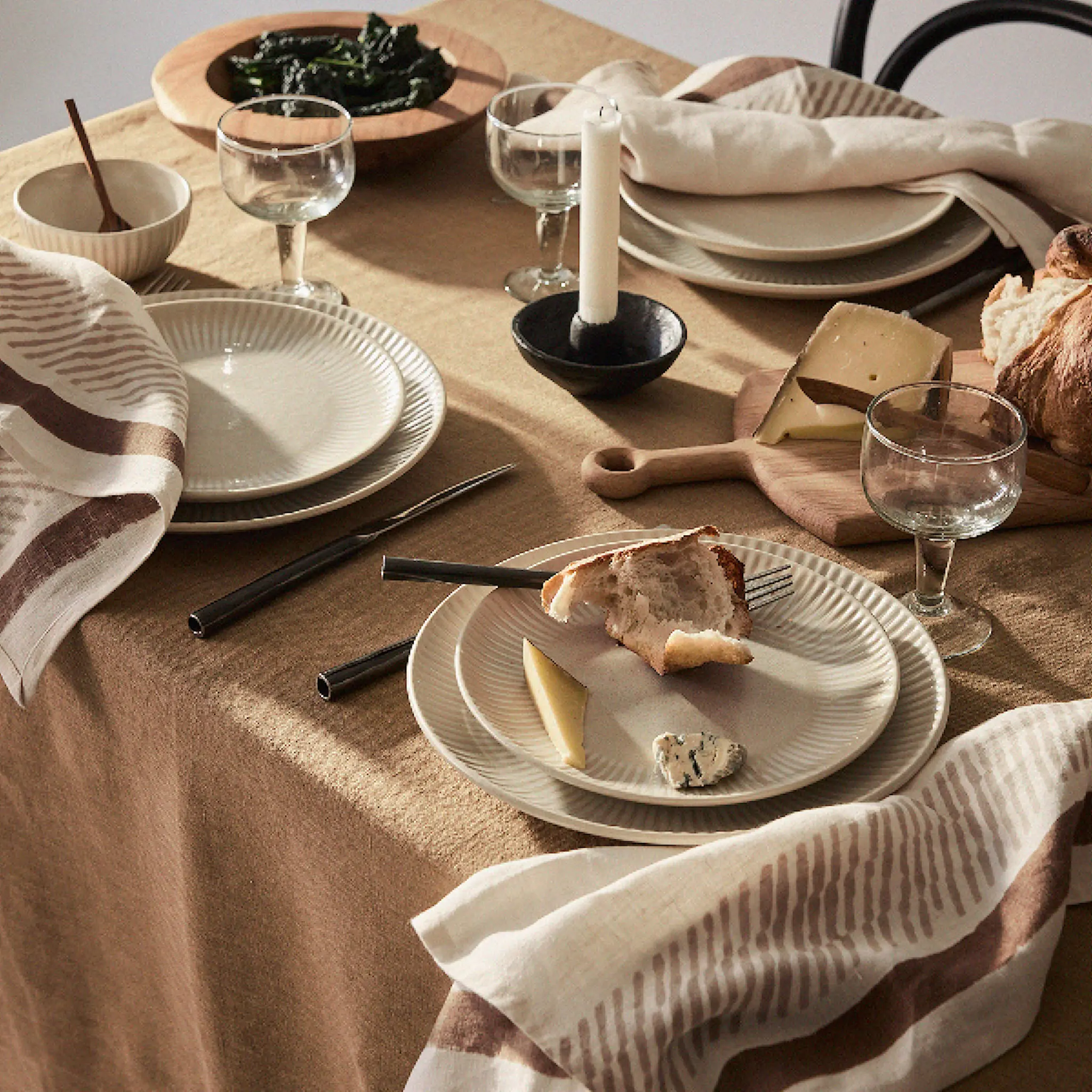 Tell Me More Ella tygservett 50x50 cm Brun