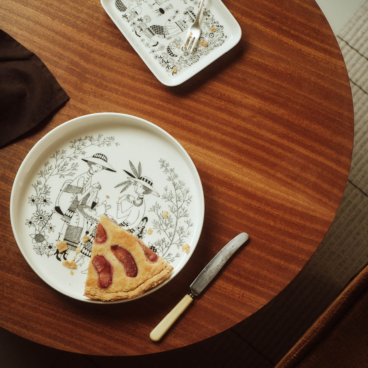 Arabia Emilia paiform 28 cm hvit