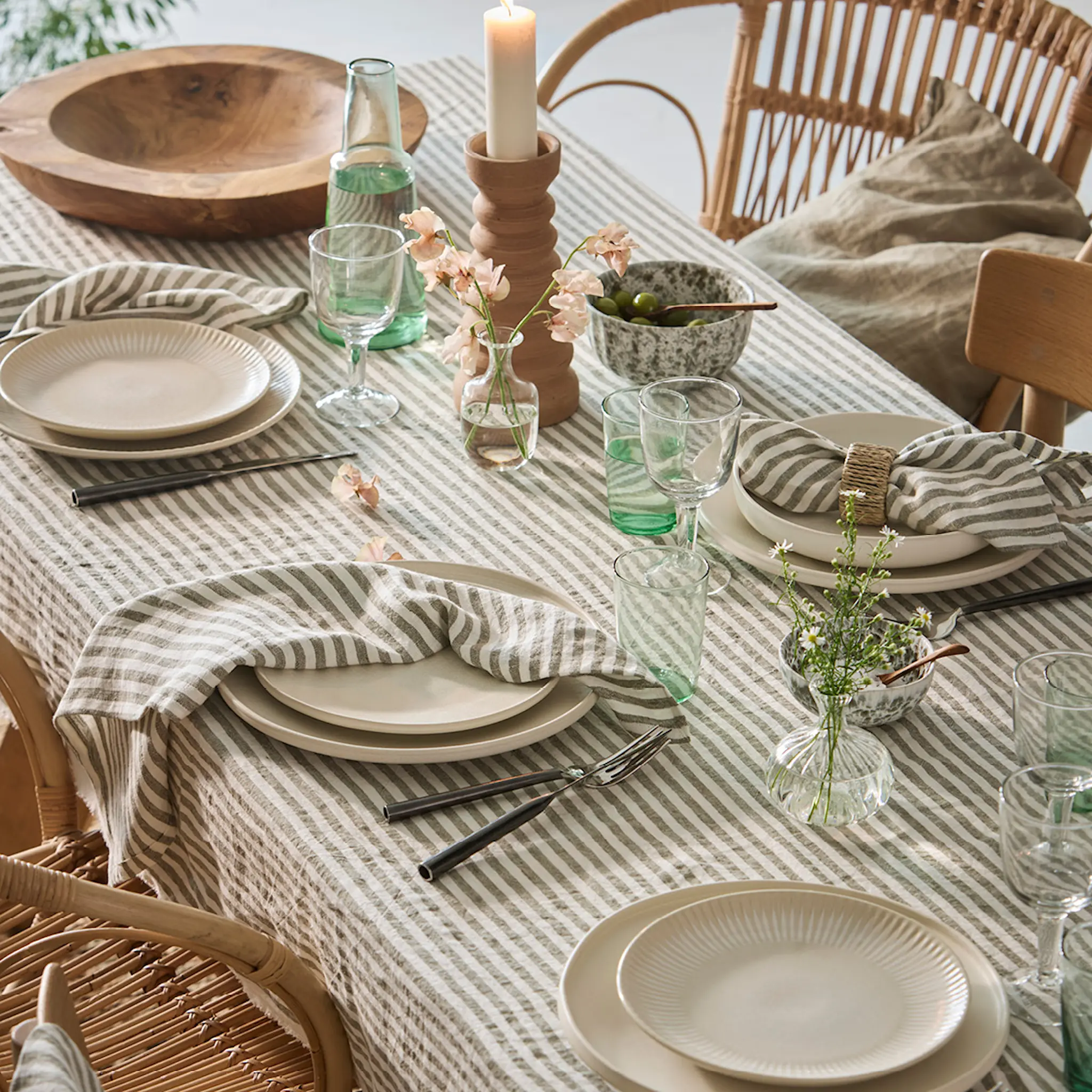 Tell Me More Leon duk 145x145 seagrass hover