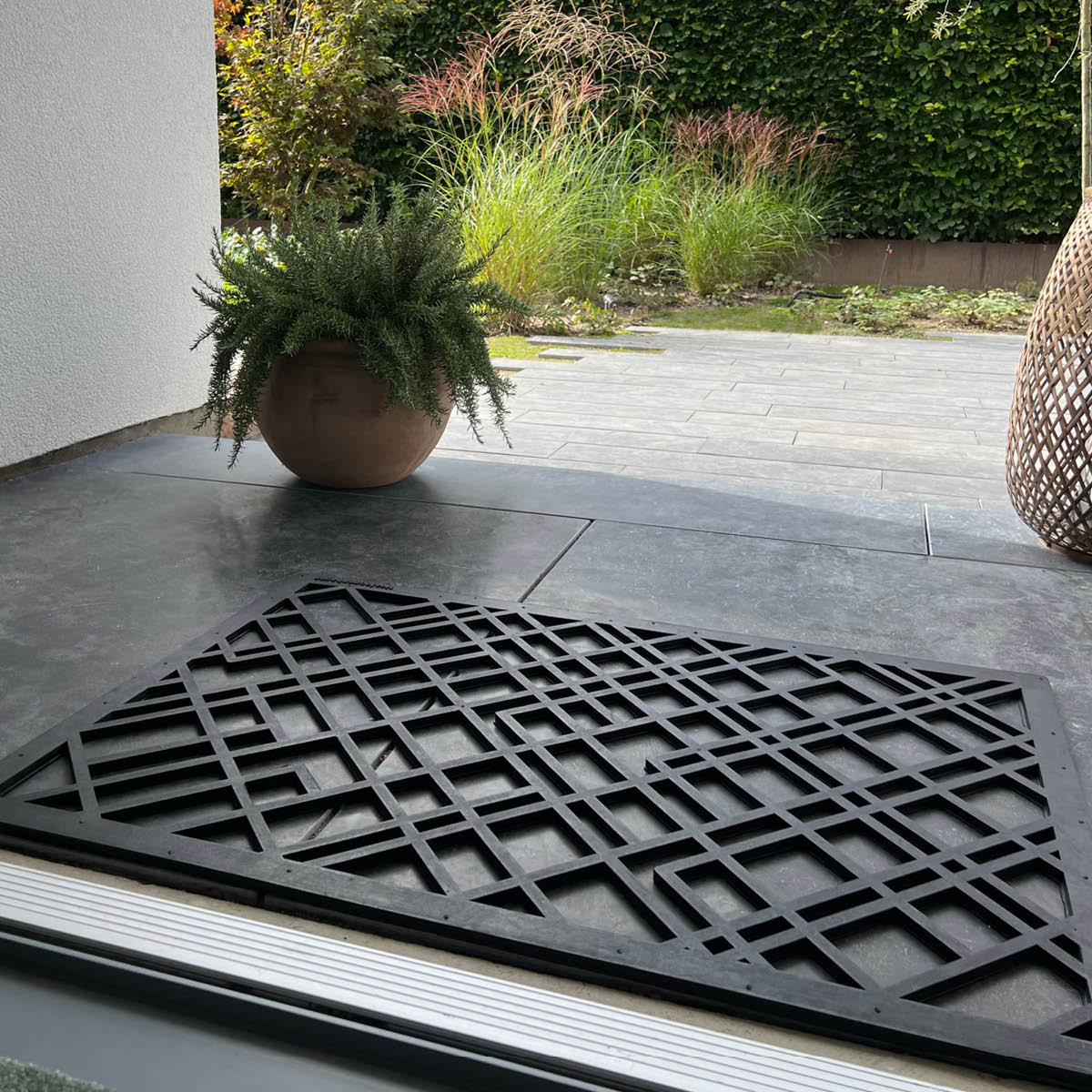 Tica Copenhagen Lines dörrmatta gummi 90x60 cm svart