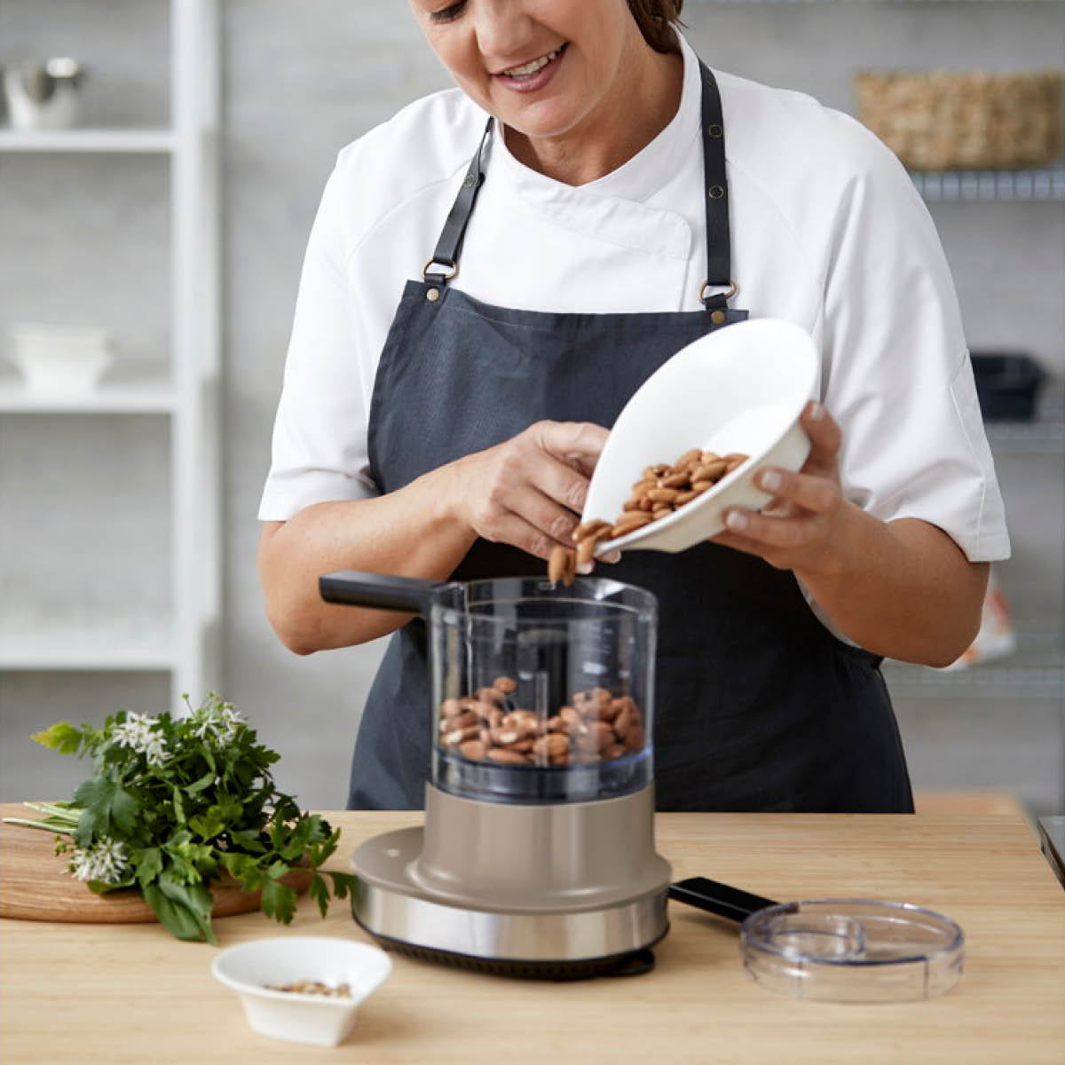 Blomsterberg Multihakker 300W 0,6 L latte