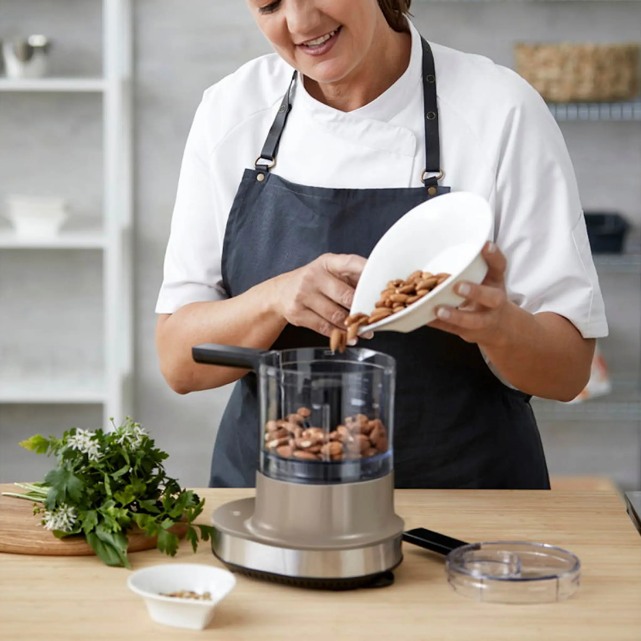 Blomsterberg Multihakker 300W 0,6 L latte