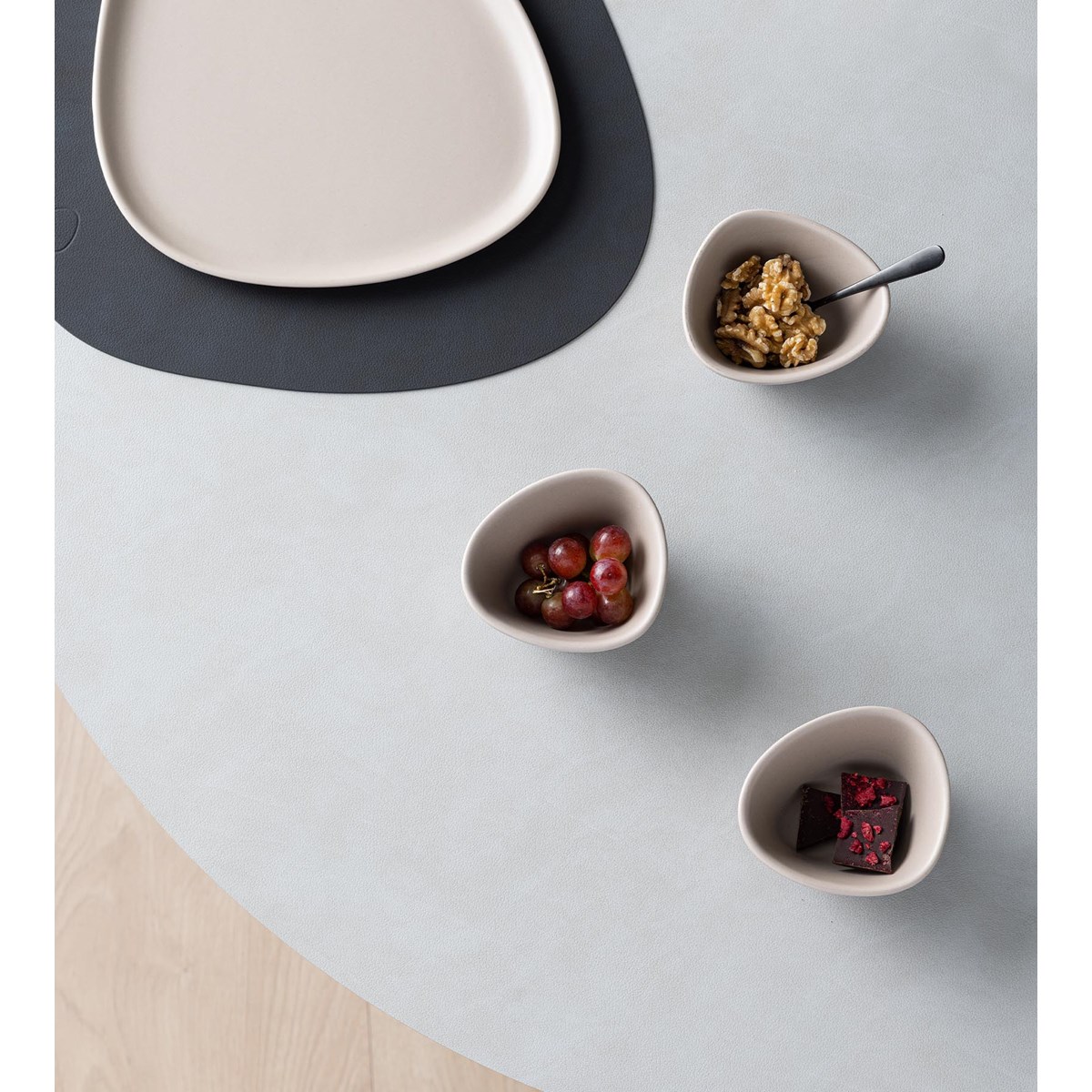 LIND DNA Curve Stoneware Skål S 11x10 cm Sand