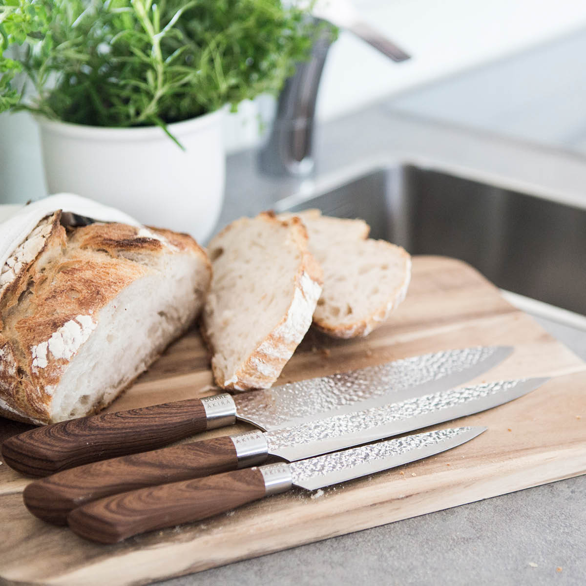 Dorre Akira knivsett 3 stk med brunt håndtak