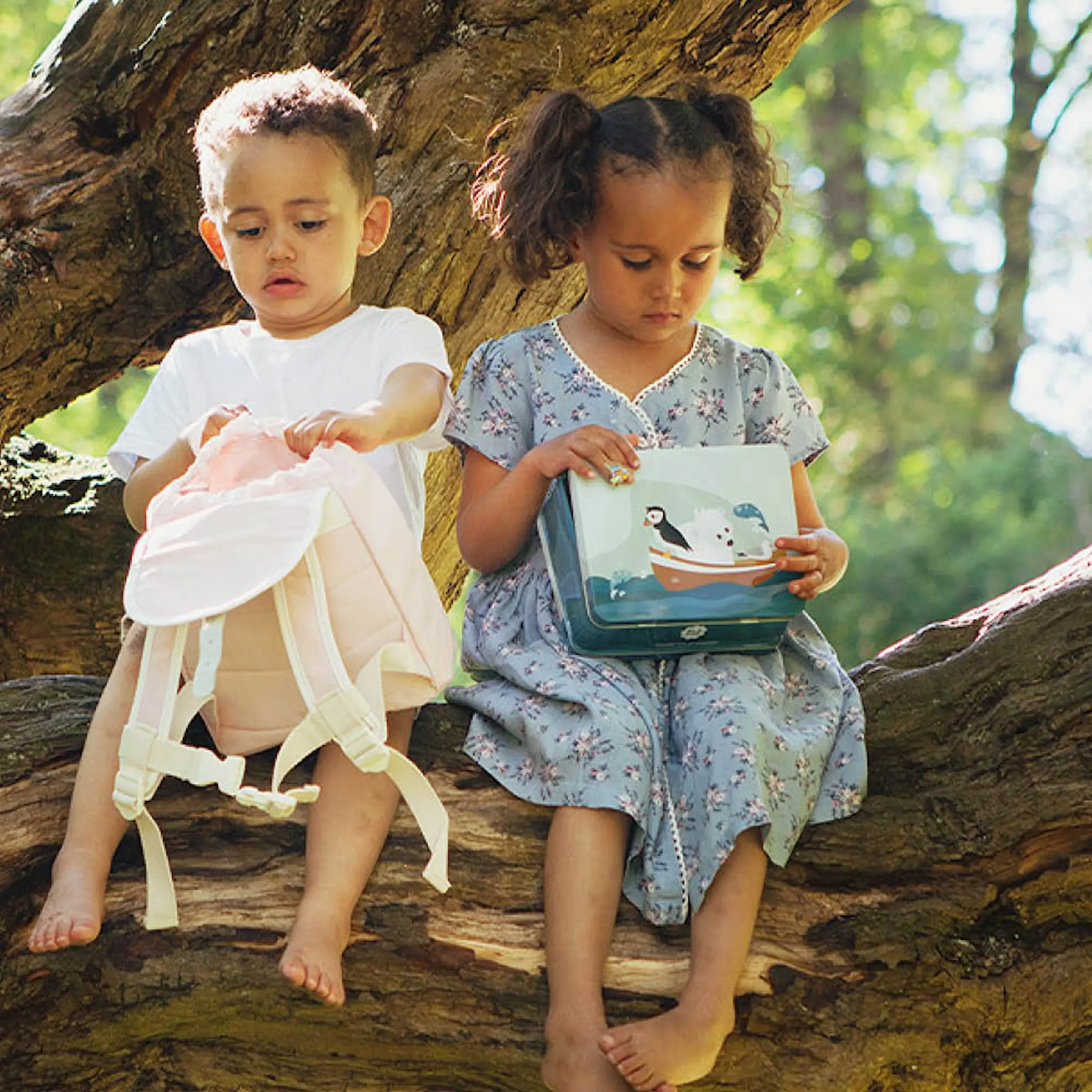 Blafre Lunnefågel plåtväska 16x19 cm blå